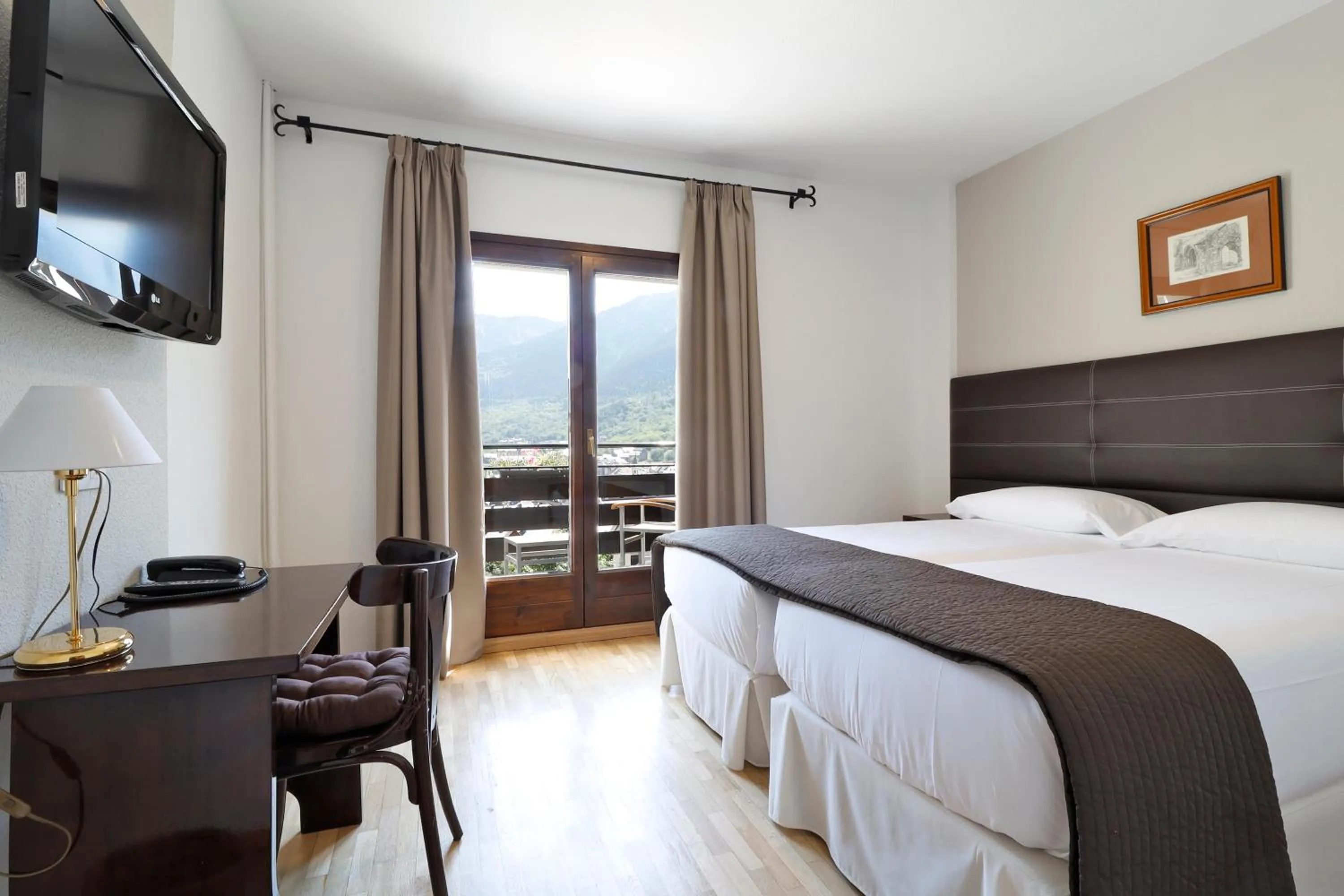 Bed in Hotel Blu Aran