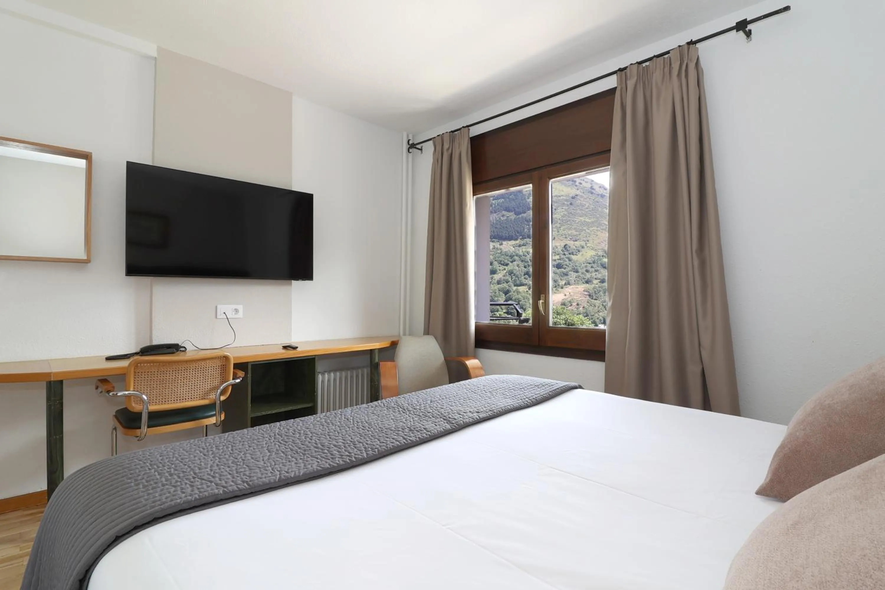 Bed in Hotel Blu Aran