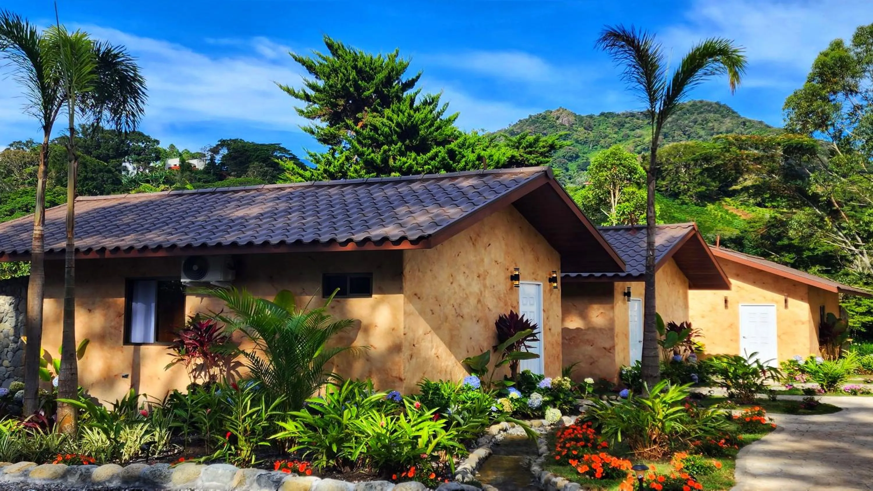 Property building in Rio Verde by Villa Alejandro