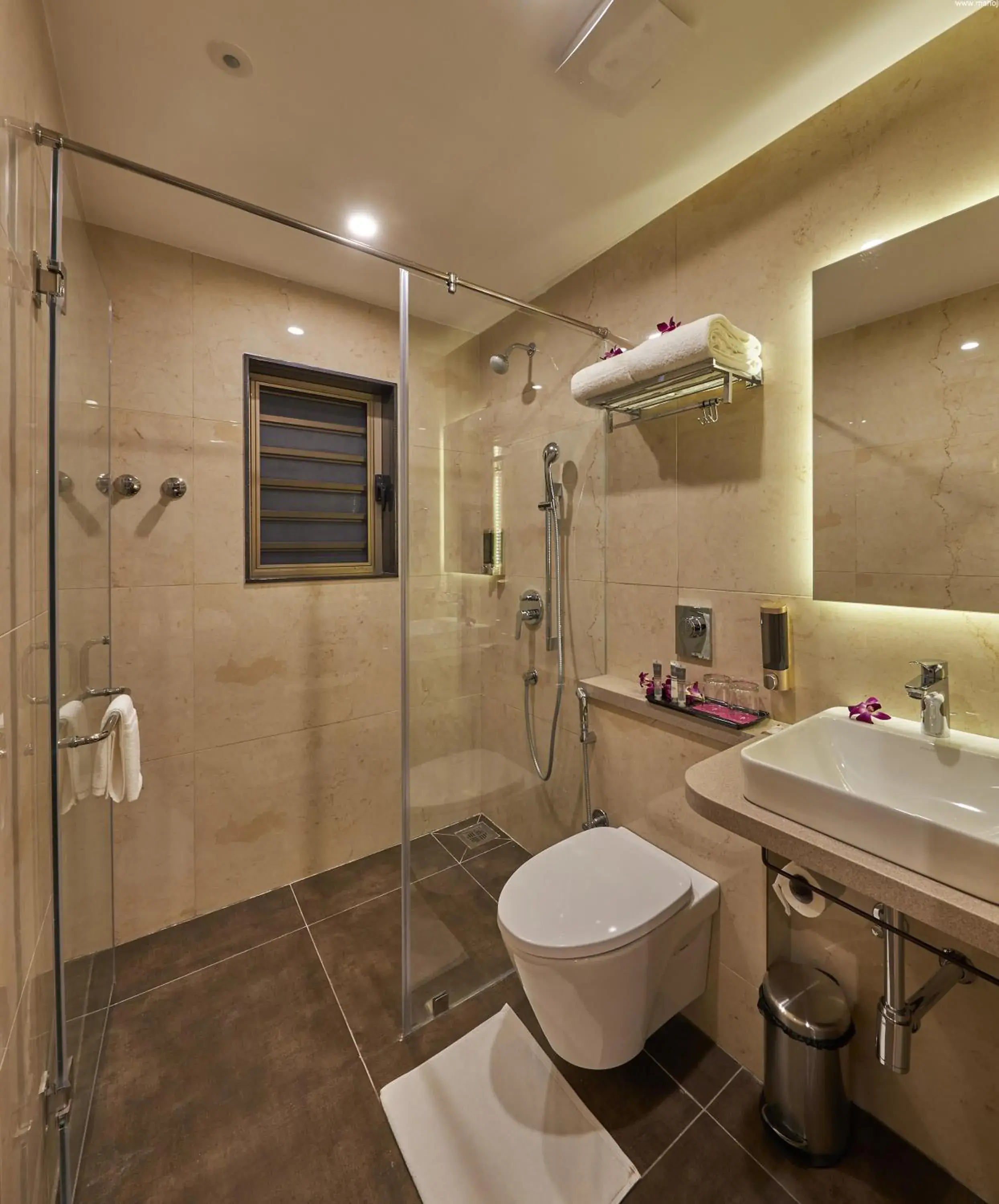 Deluxe Twin Room - single occupancy in Regenta Inn Grand-ORR, Mahadevapura Deluxe Twin Room - single occupancy in Regenta Inn Grand-ORR, Mahadevapura