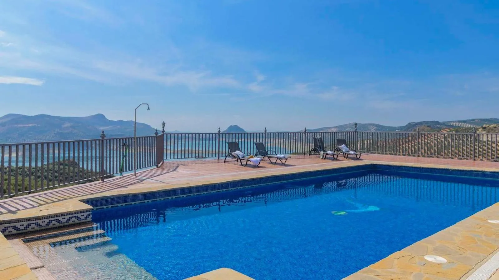 Swimming pool in La Villa del Lago Iznájar by Ruralidays