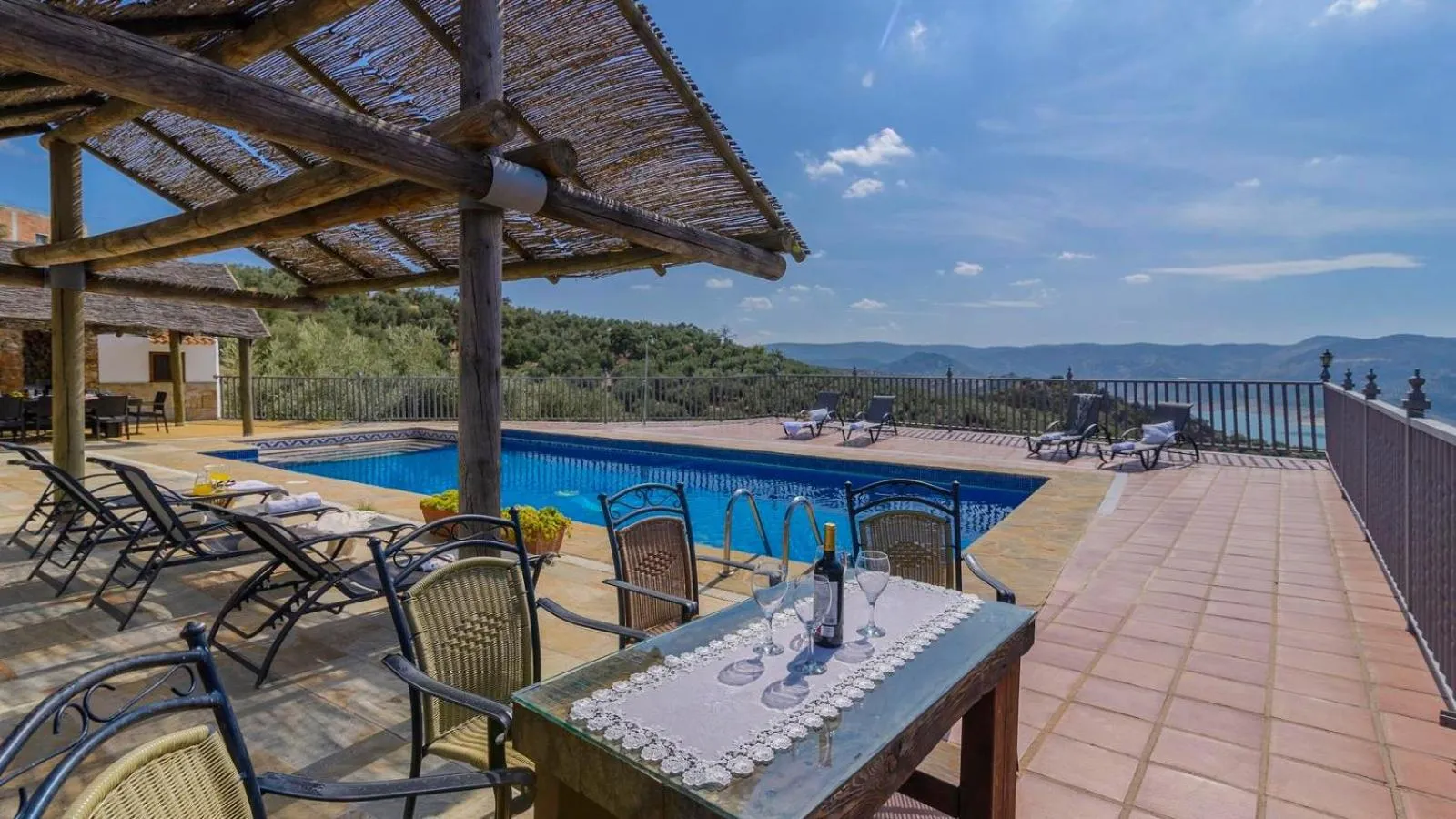 Swimming pool in La Villa del Lago Iznájar by Ruralidays