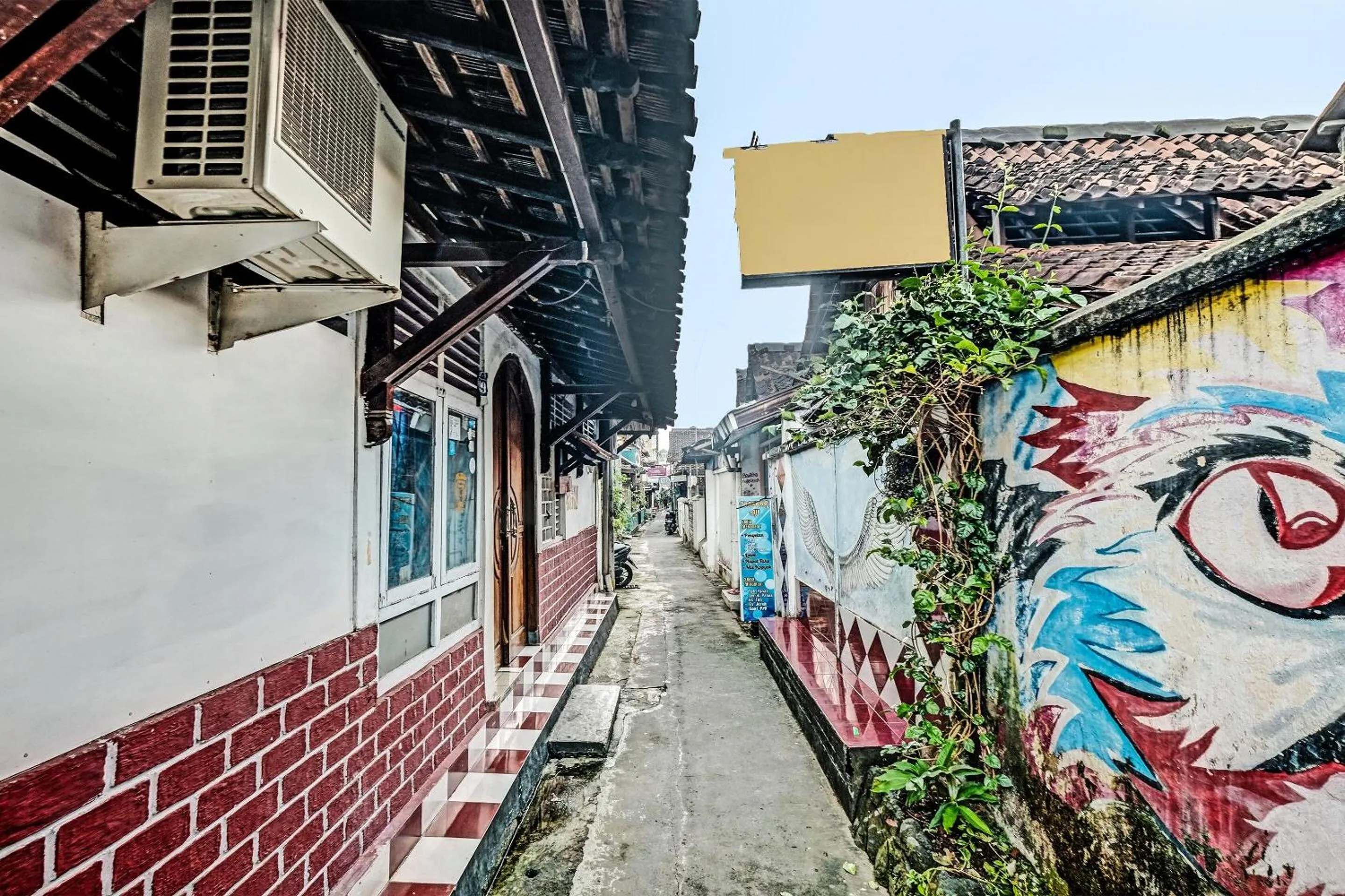 Facade/entrance in SPOT ON 91915 Homestay Superman