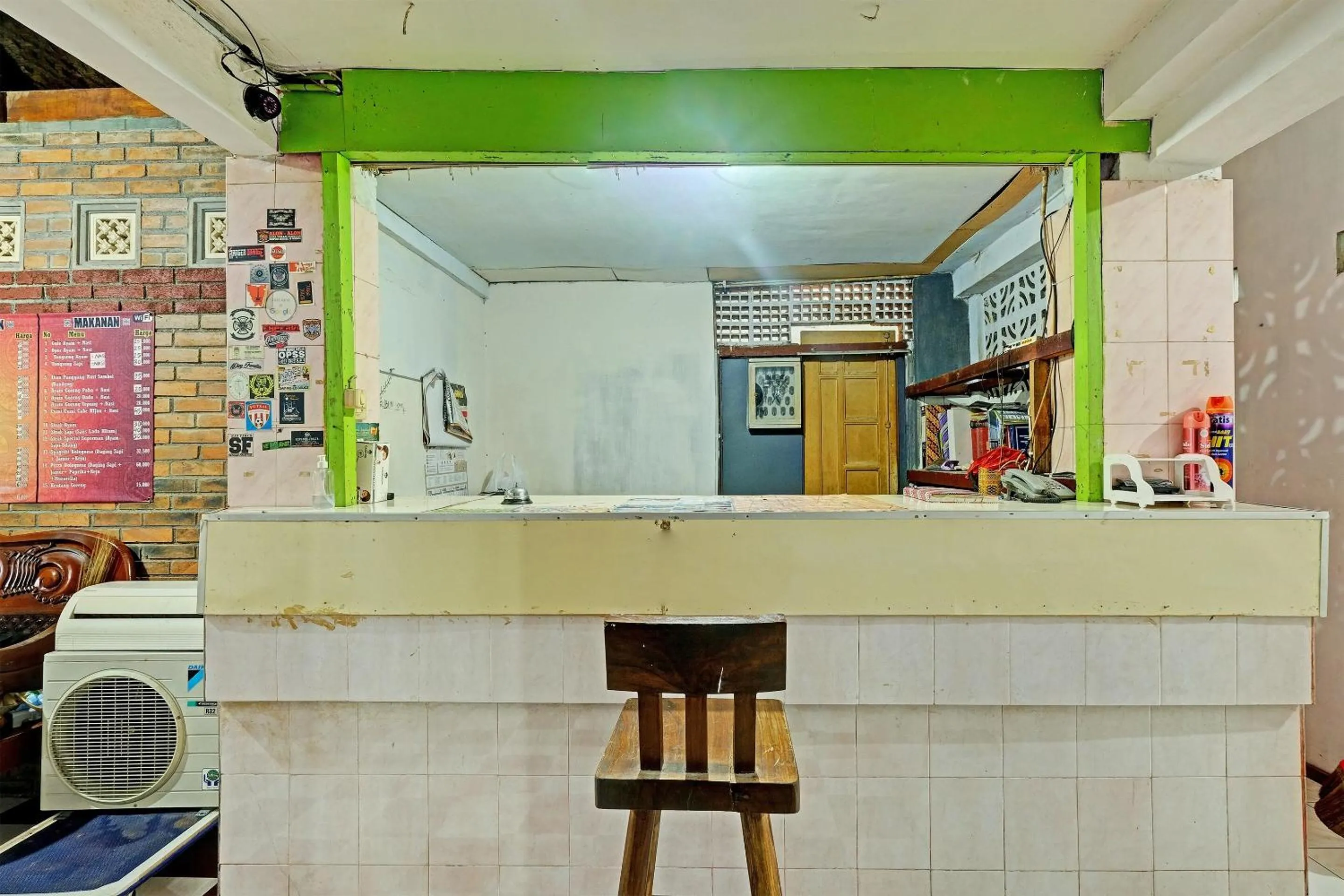 Lobby or reception in SPOT ON 91915 Homestay Superman