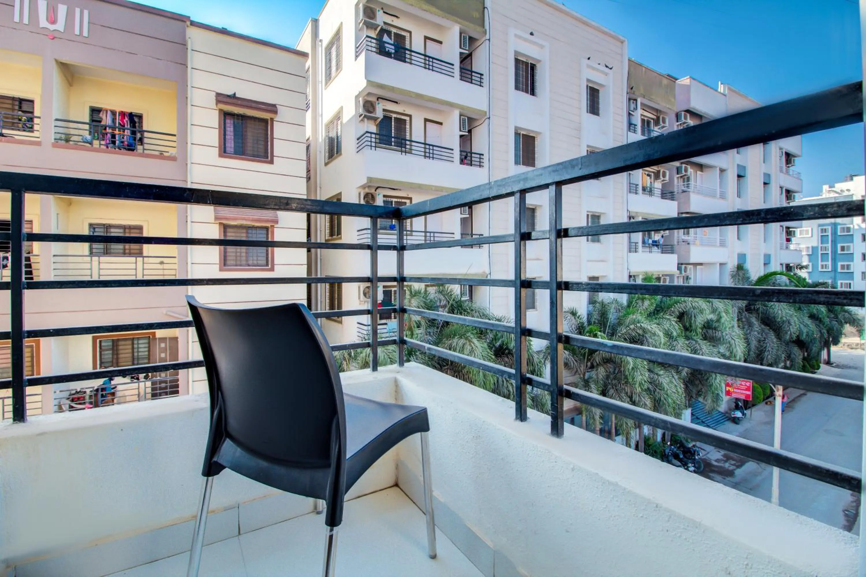 Patio in Hotel Elegant Lodging