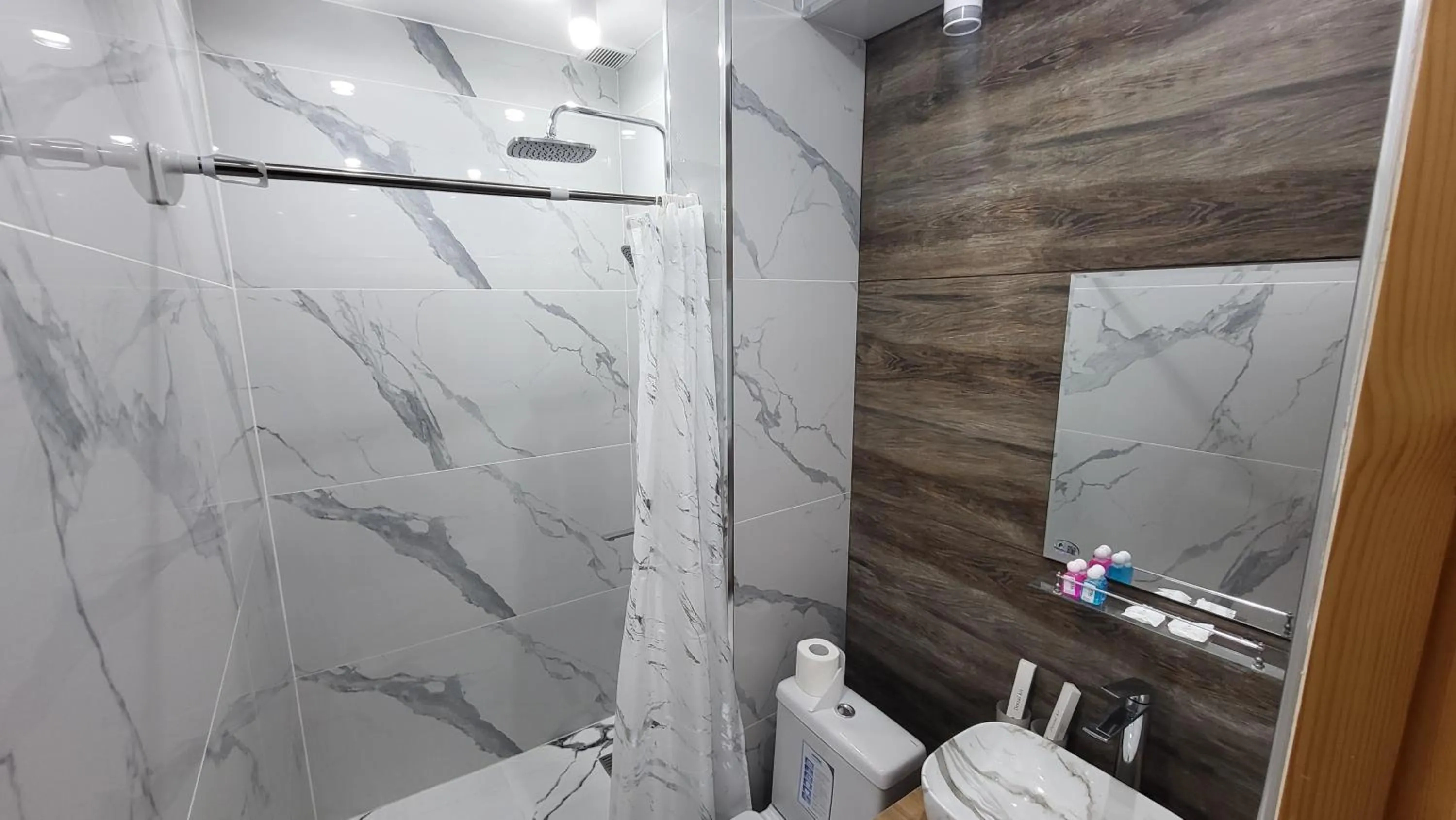 Ulli Oy Boutique Hotel & Terrace