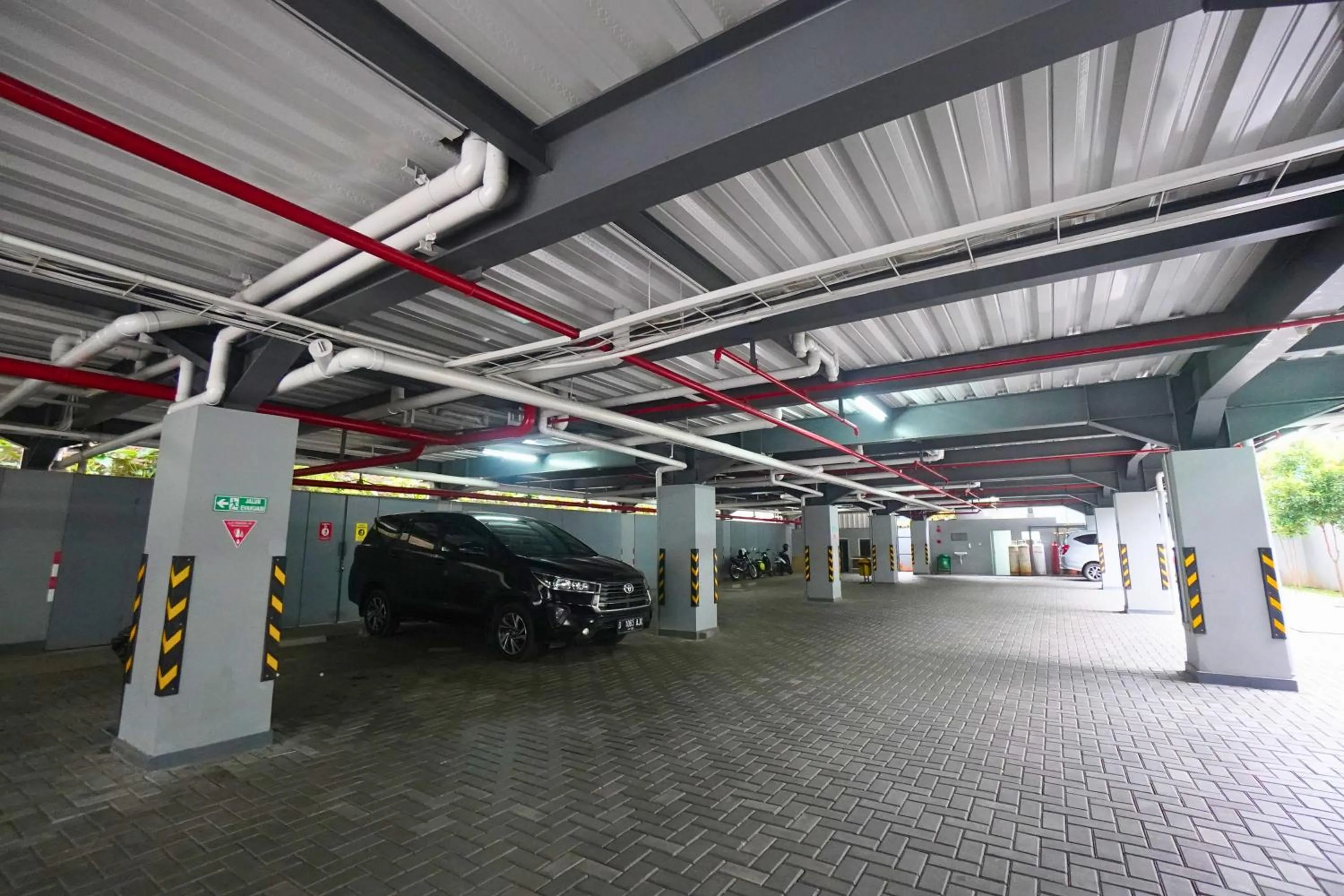 Parking in Front One Hotel Pasir Koja Bandung