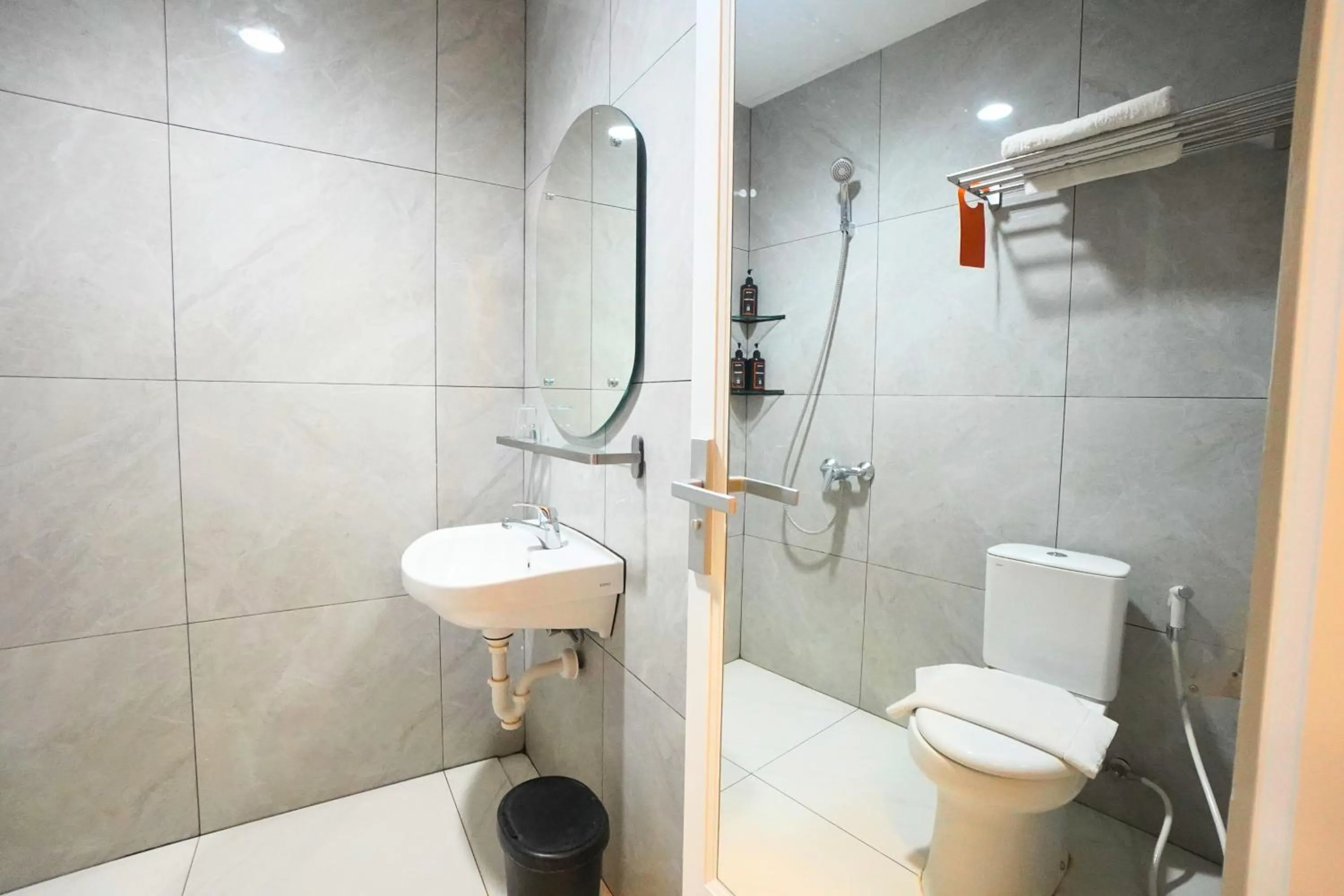 Toilet in Front One Hotel Pasir Koja Bandung