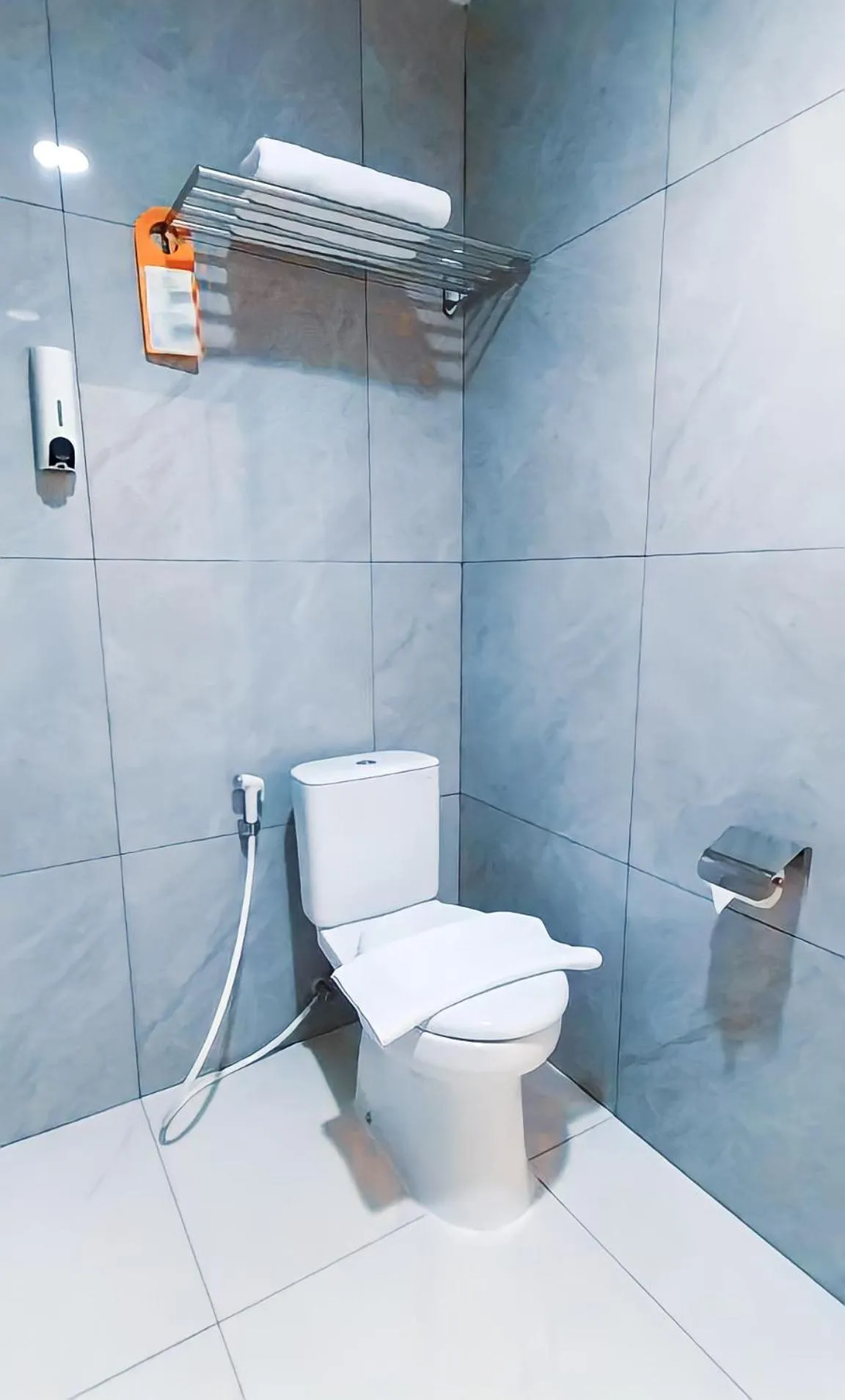 Bathroom in Front One Hotel Pasir Koja Bandung