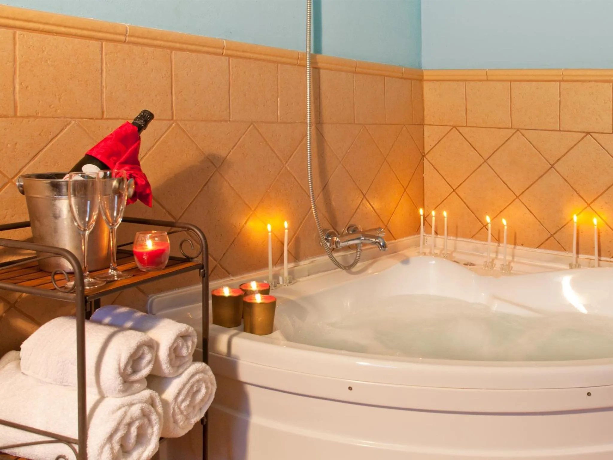 Hot Tub in Hotel Rural Molino del Puente Ronda