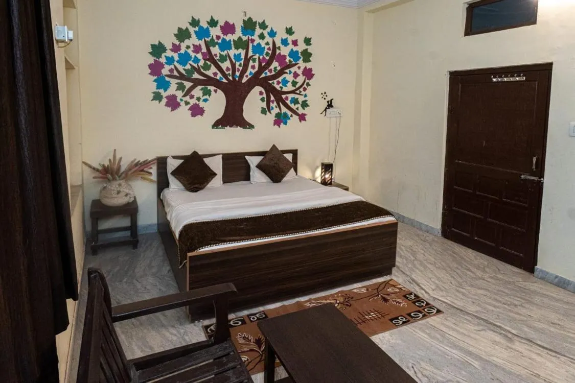 Hotel Lambodar
