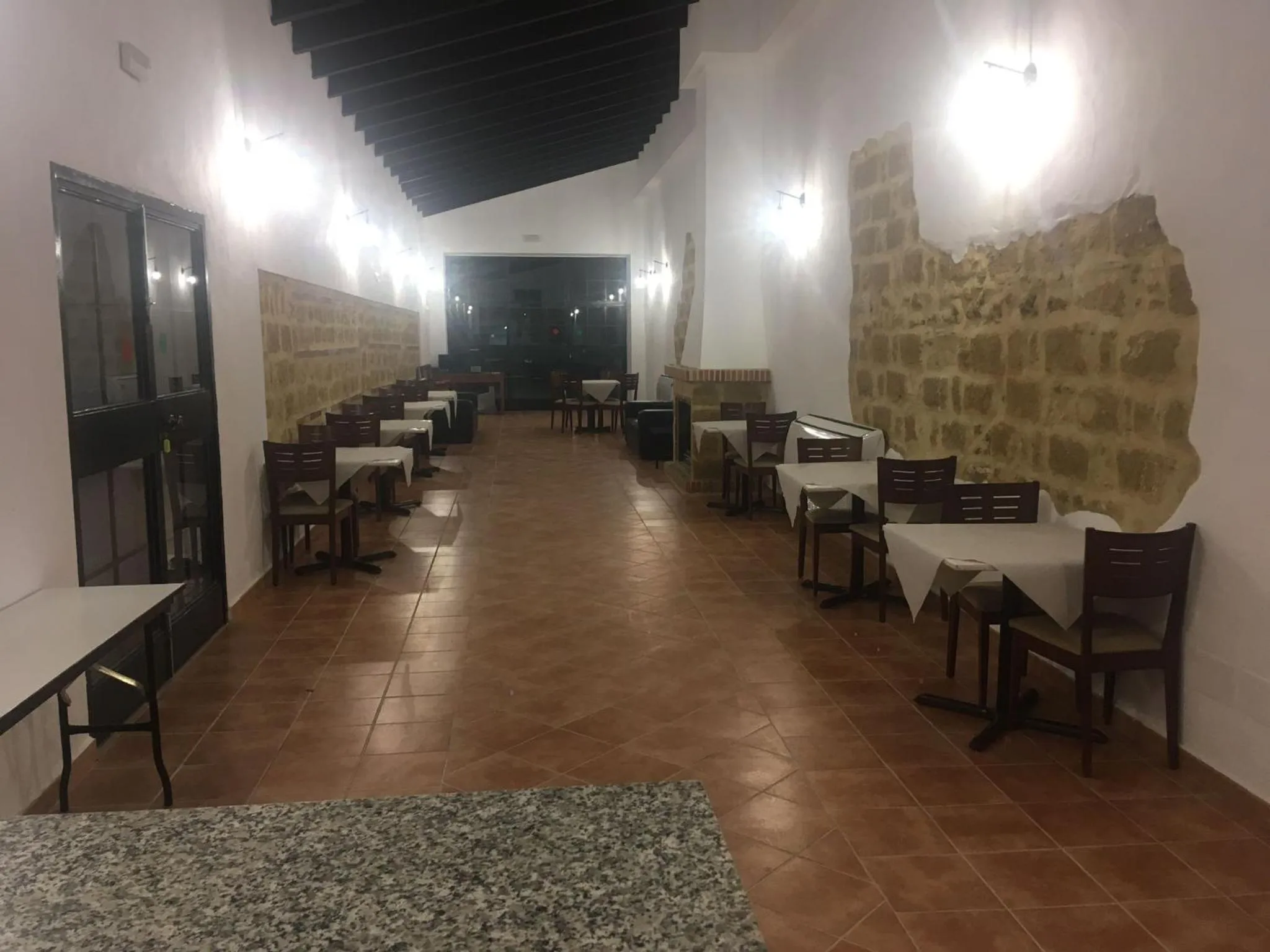 Restaurant/places to eat in Hacienda Marcharavi