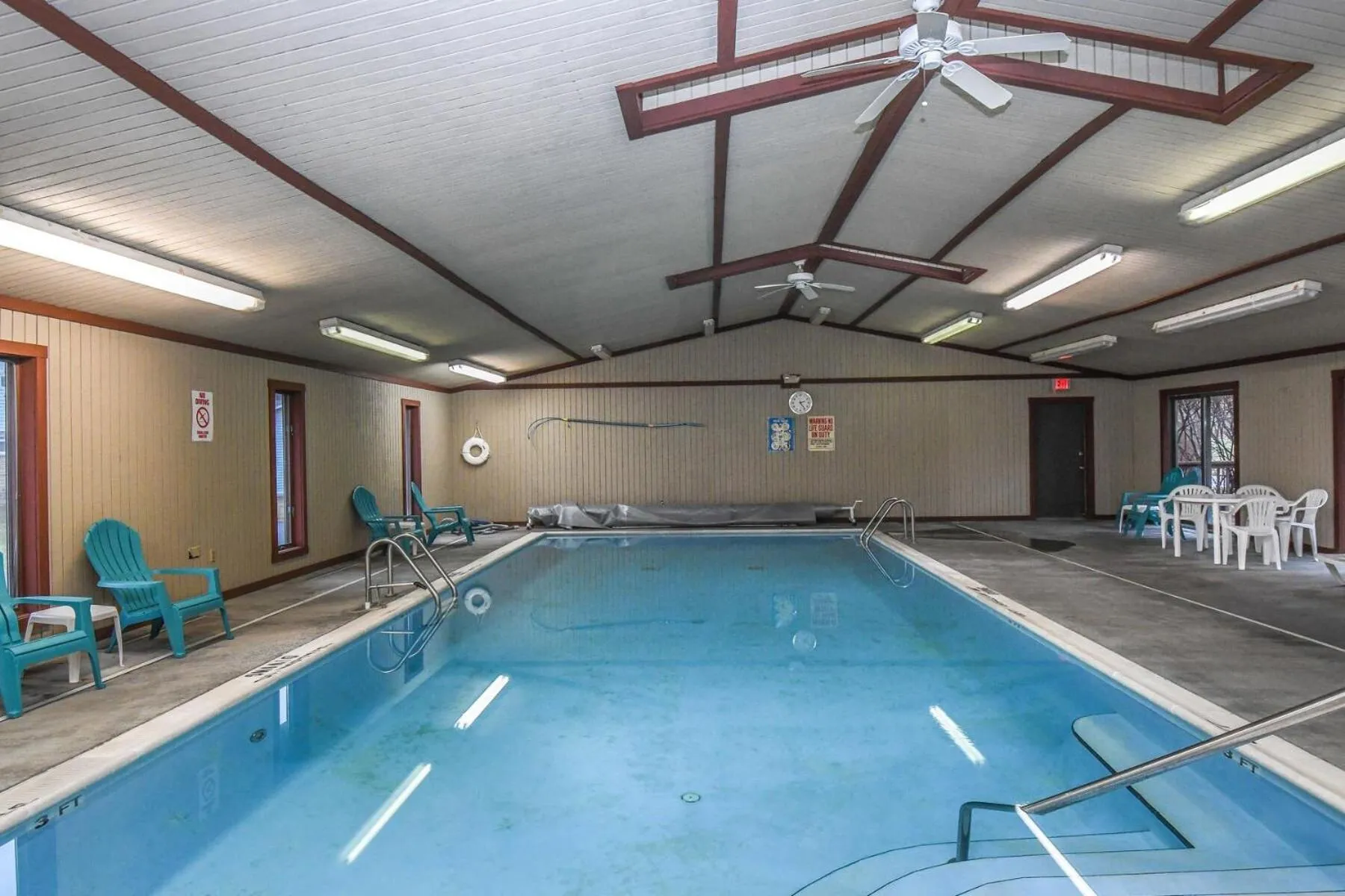 Property building in Sunset Chalet