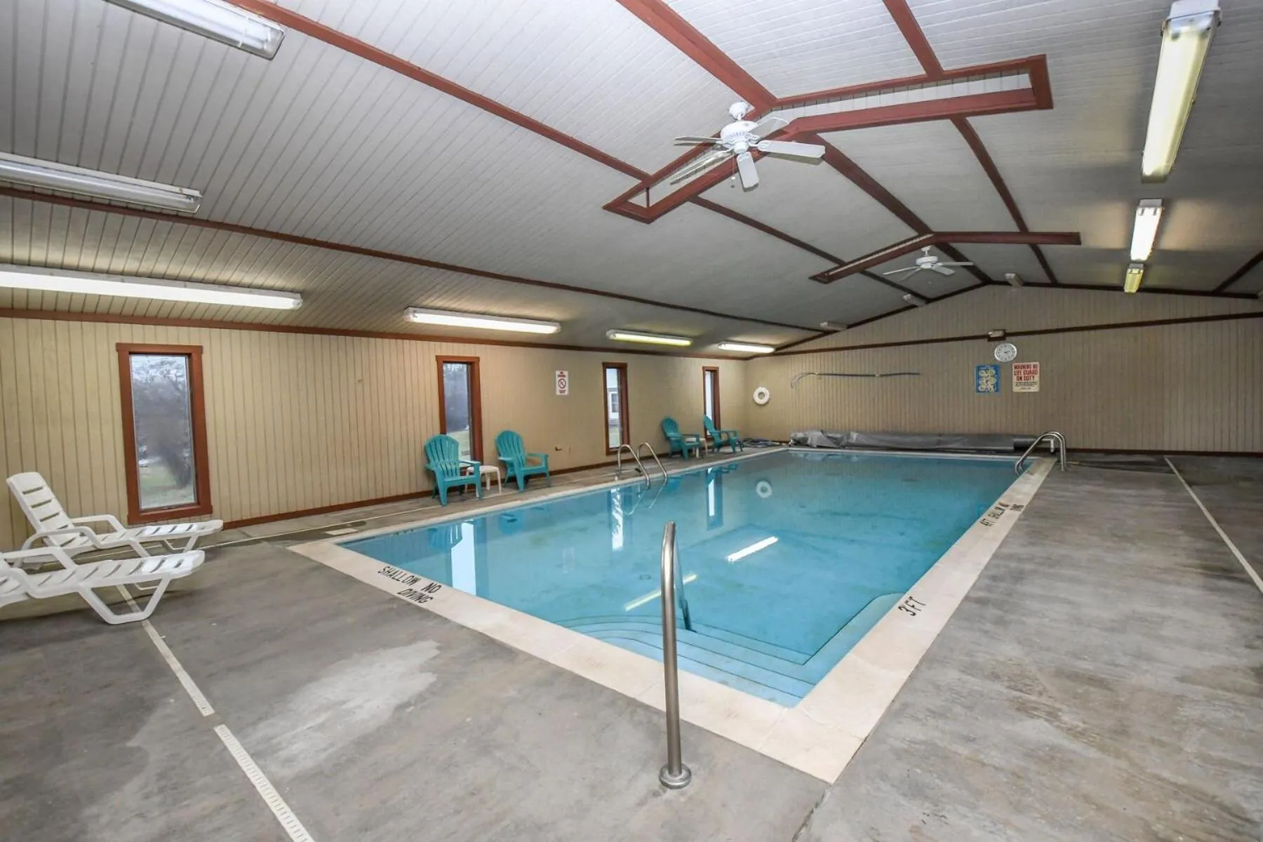 Property building in Sunset Chalet