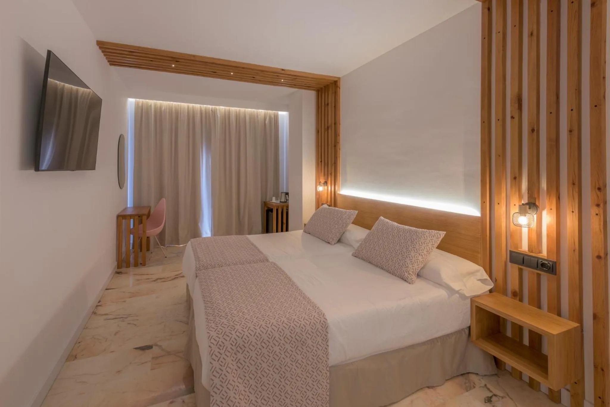 Bed in Hotel Boutique Sibarys - Adults Recommended