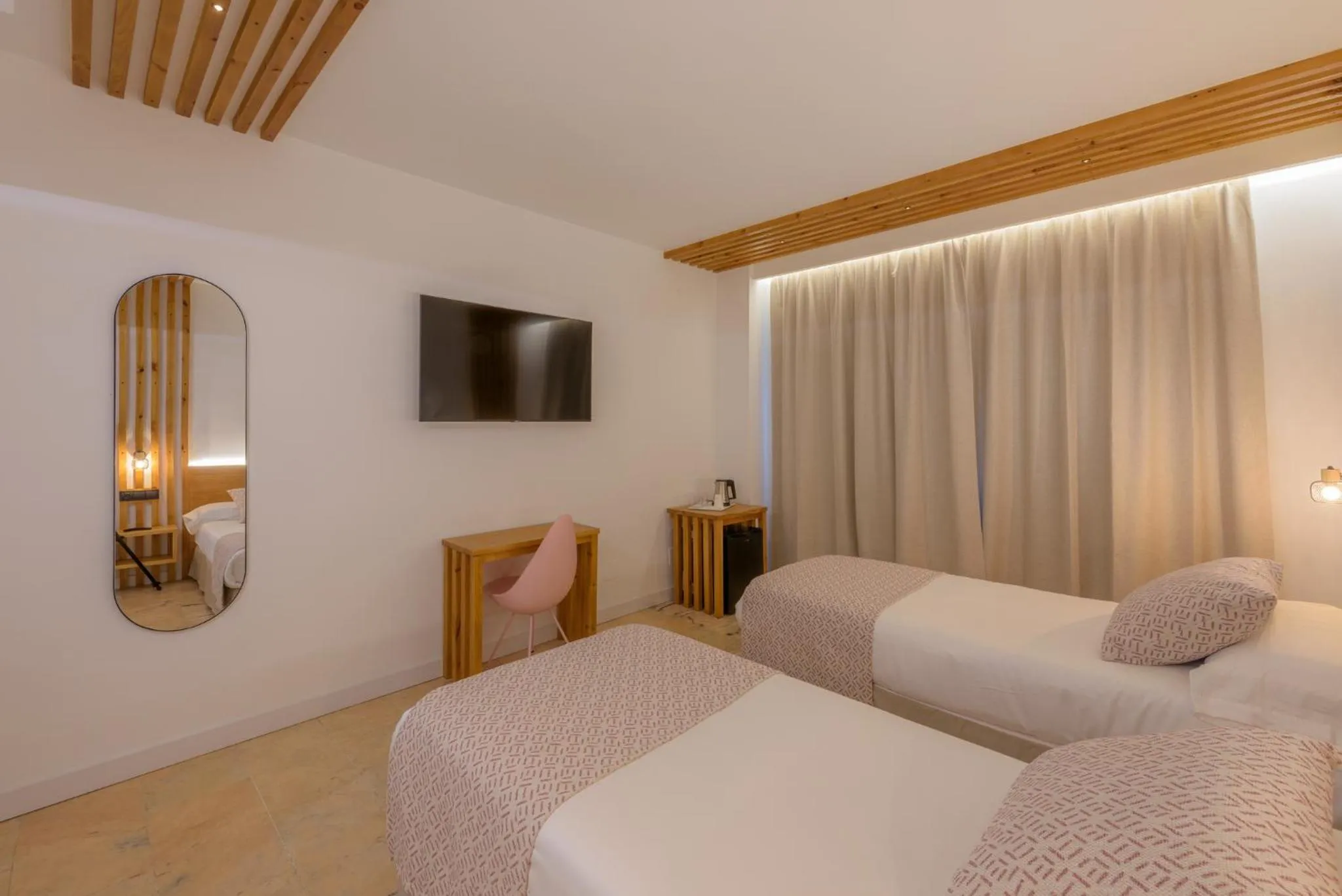 Bed in Hotel Boutique Sibarys - Adults Recommended