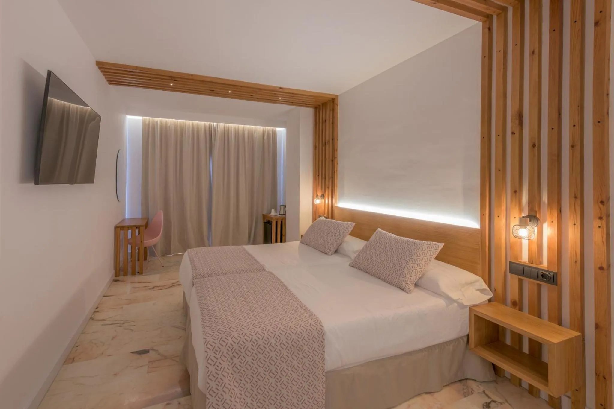 Bed in Hotel Boutique Sibarys - Adults Recommended