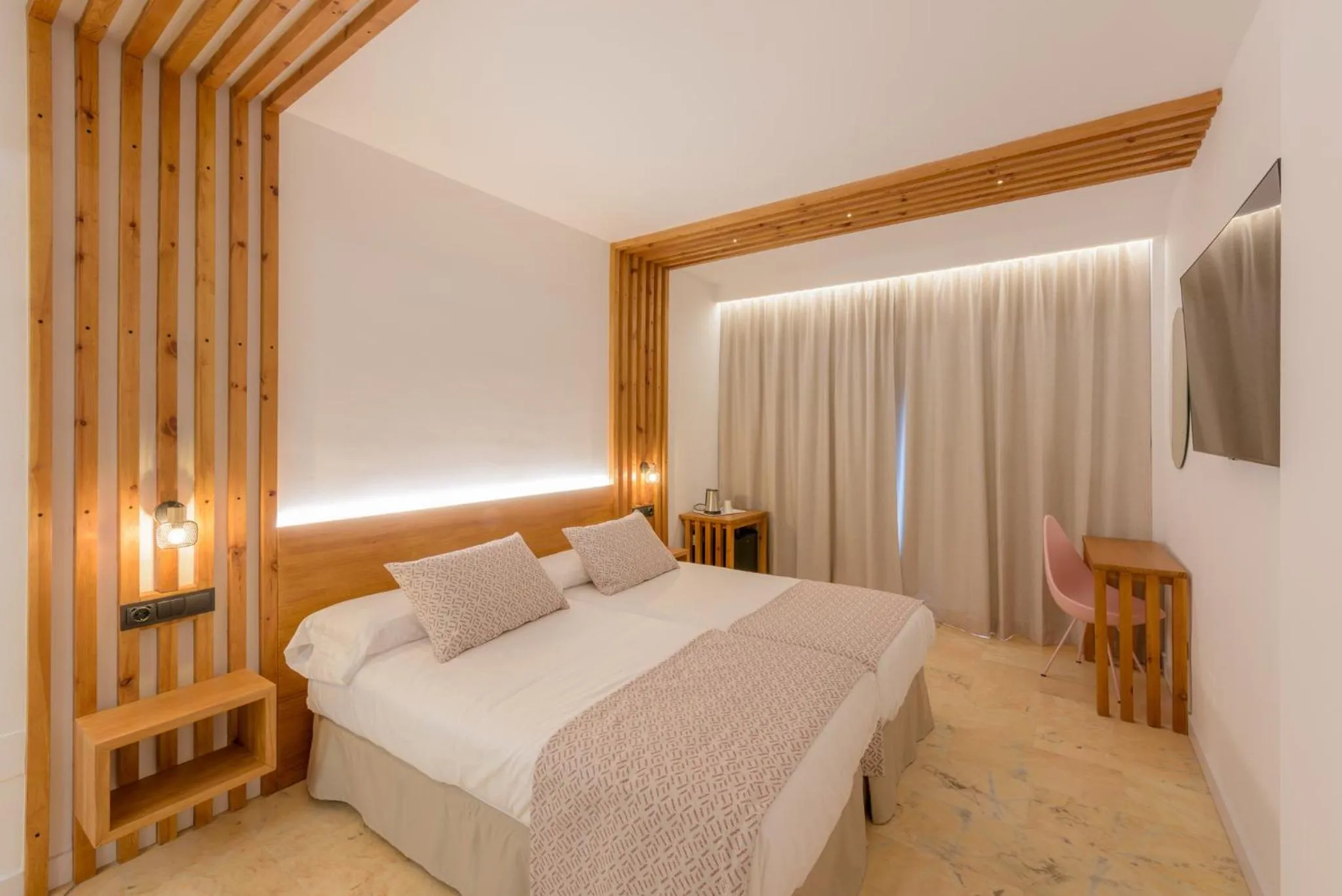 Bed in Hotel Boutique Sibarys - Adults Recommended