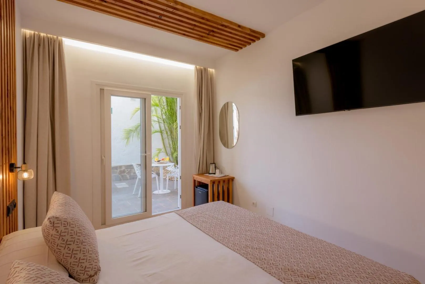 Bed in Hotel Boutique Sibarys - Adults Recommended