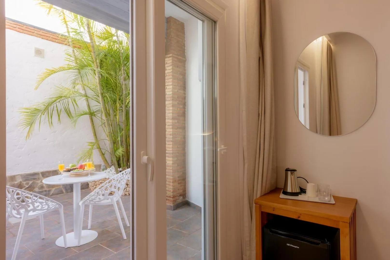 Coffee/tea facilities in Hotel Boutique Sibarys - Adults Recommended