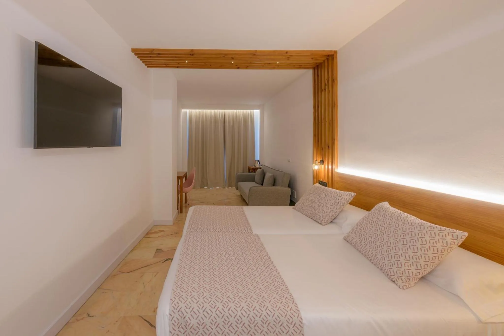Bed in Hotel Boutique Sibarys - Adults Recommended