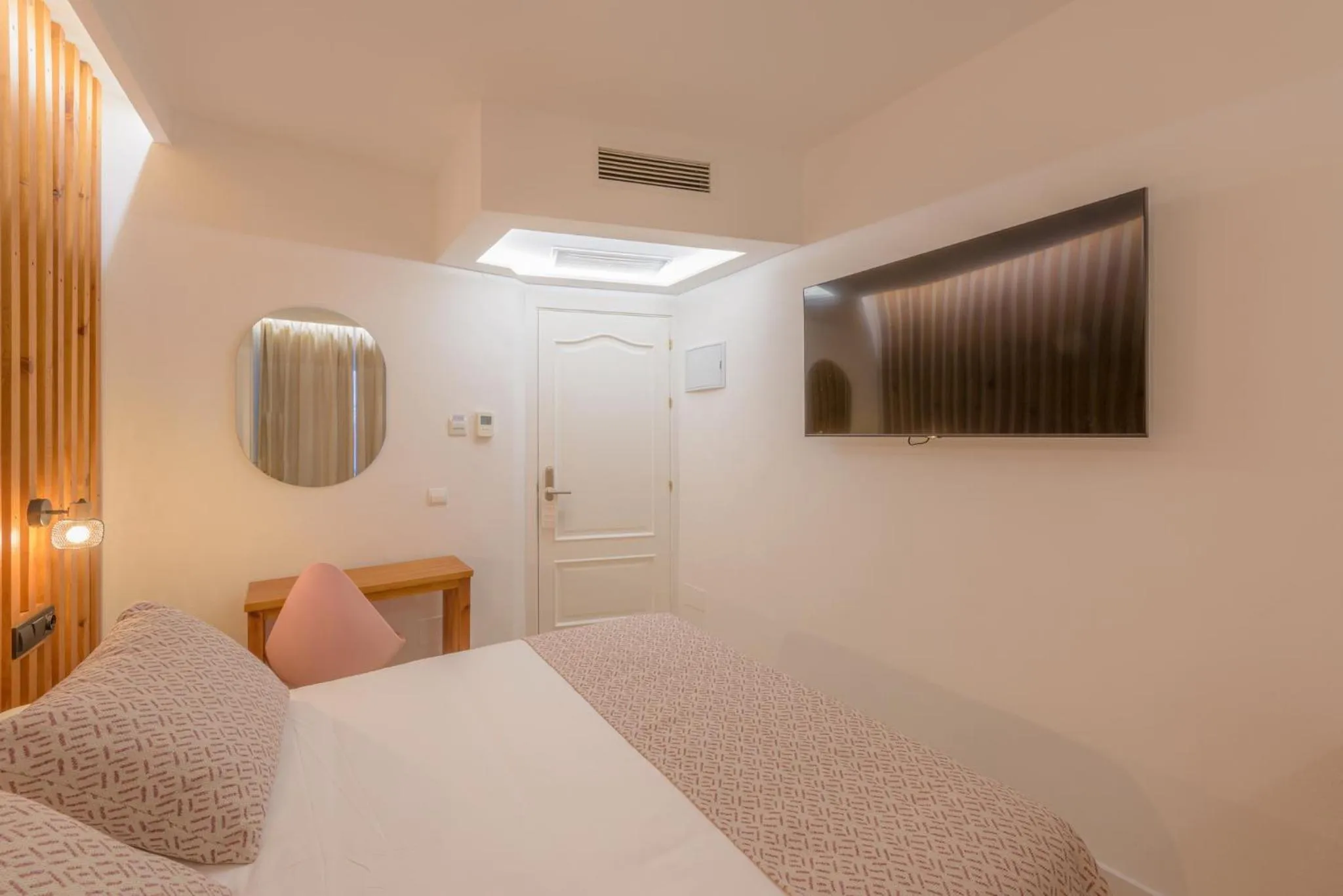 Bed in Hotel Boutique Sibarys - Adults Recommended