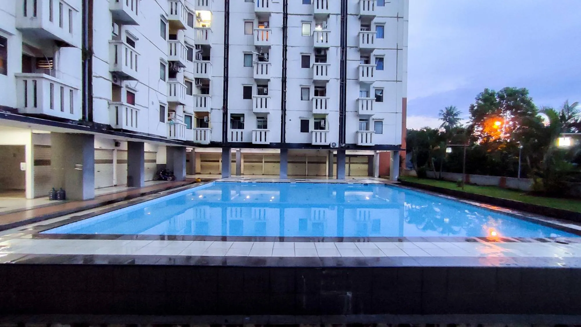 Swimming pool in Lily Room at Apartment Cibubur Village