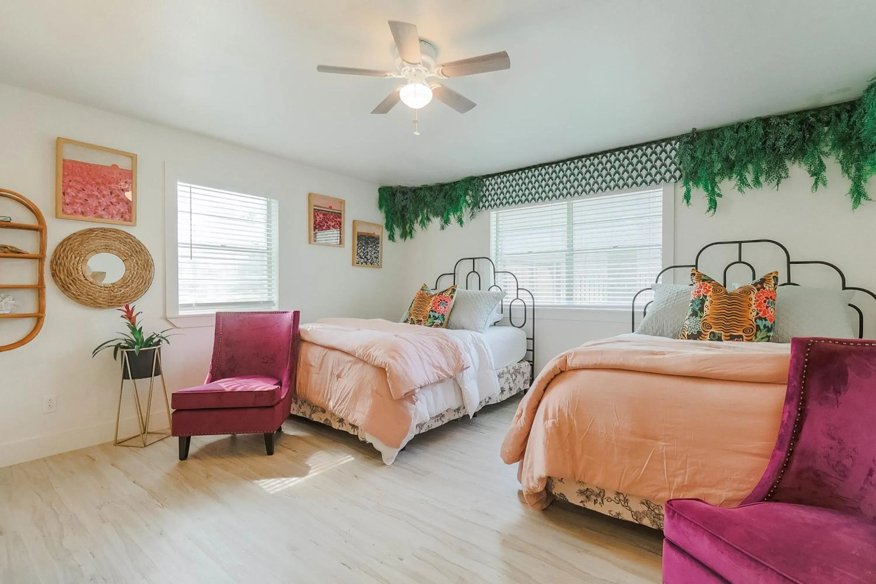 Bed in The Creek Villa Heated Pool & Spa and Boat Slip