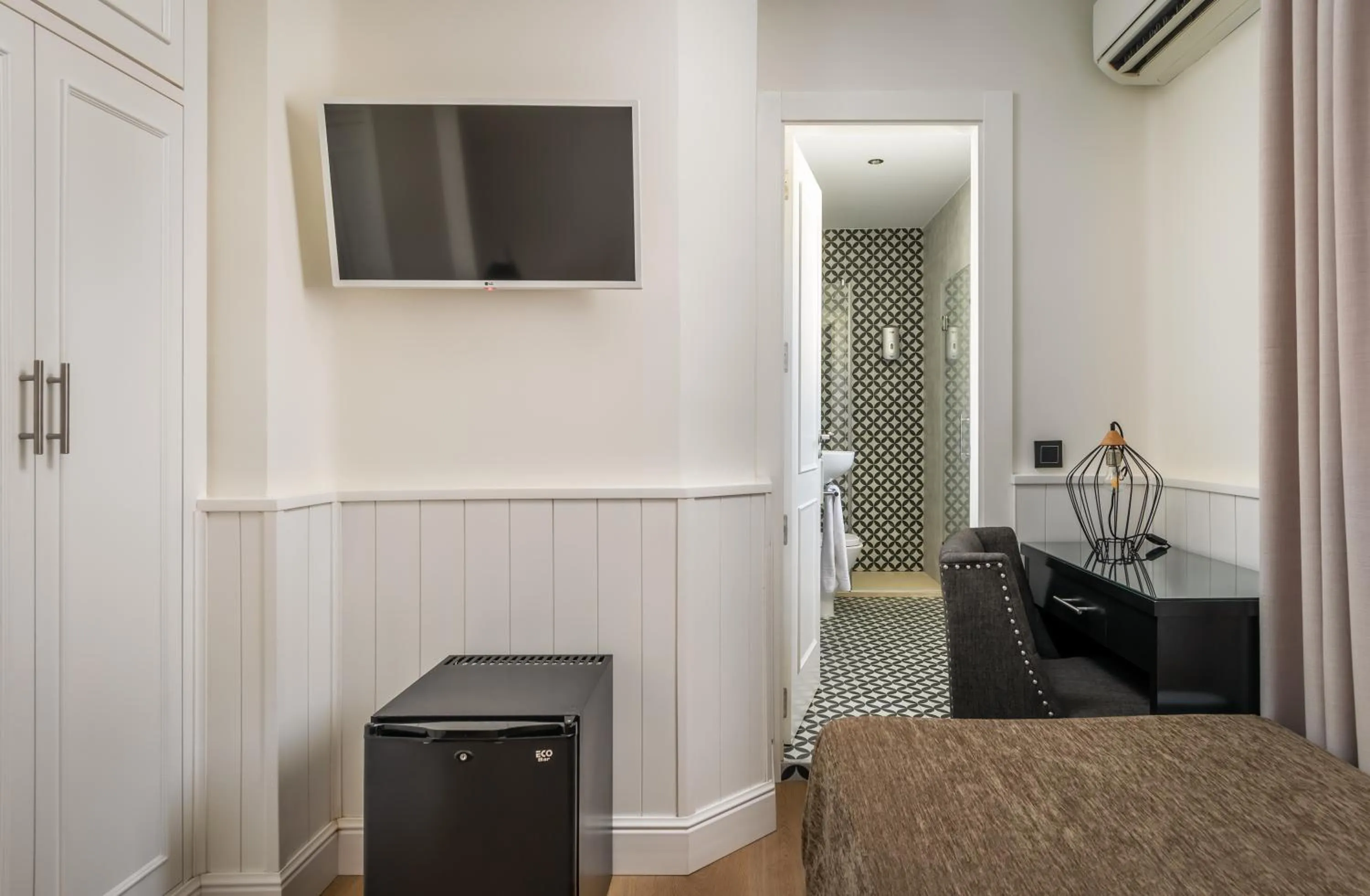 Bedroom in BYPILLOW California