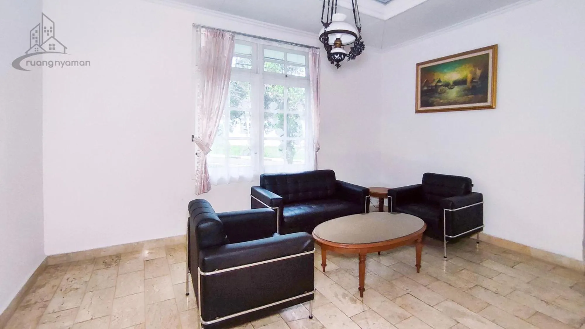 Living room in Sukanagalih Resort by Ruang Nyaman