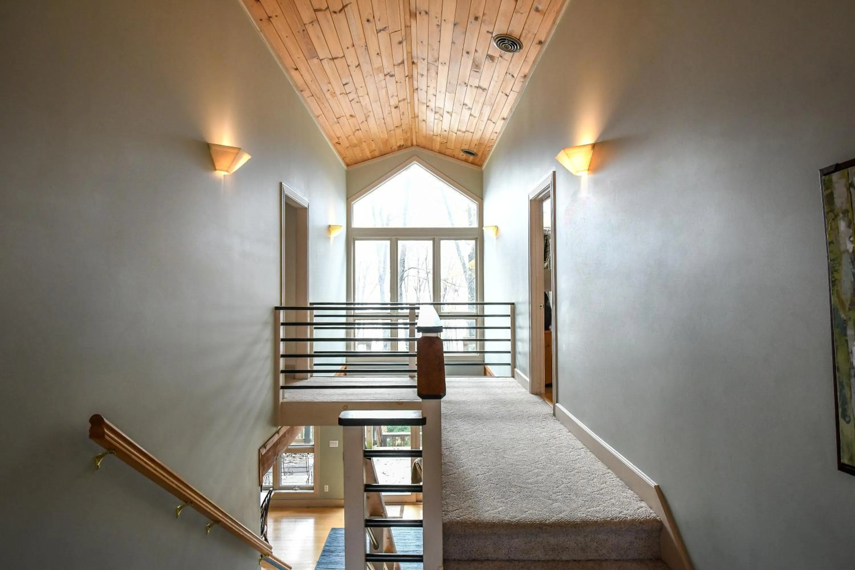 Property building, Bed in Highland Retreat