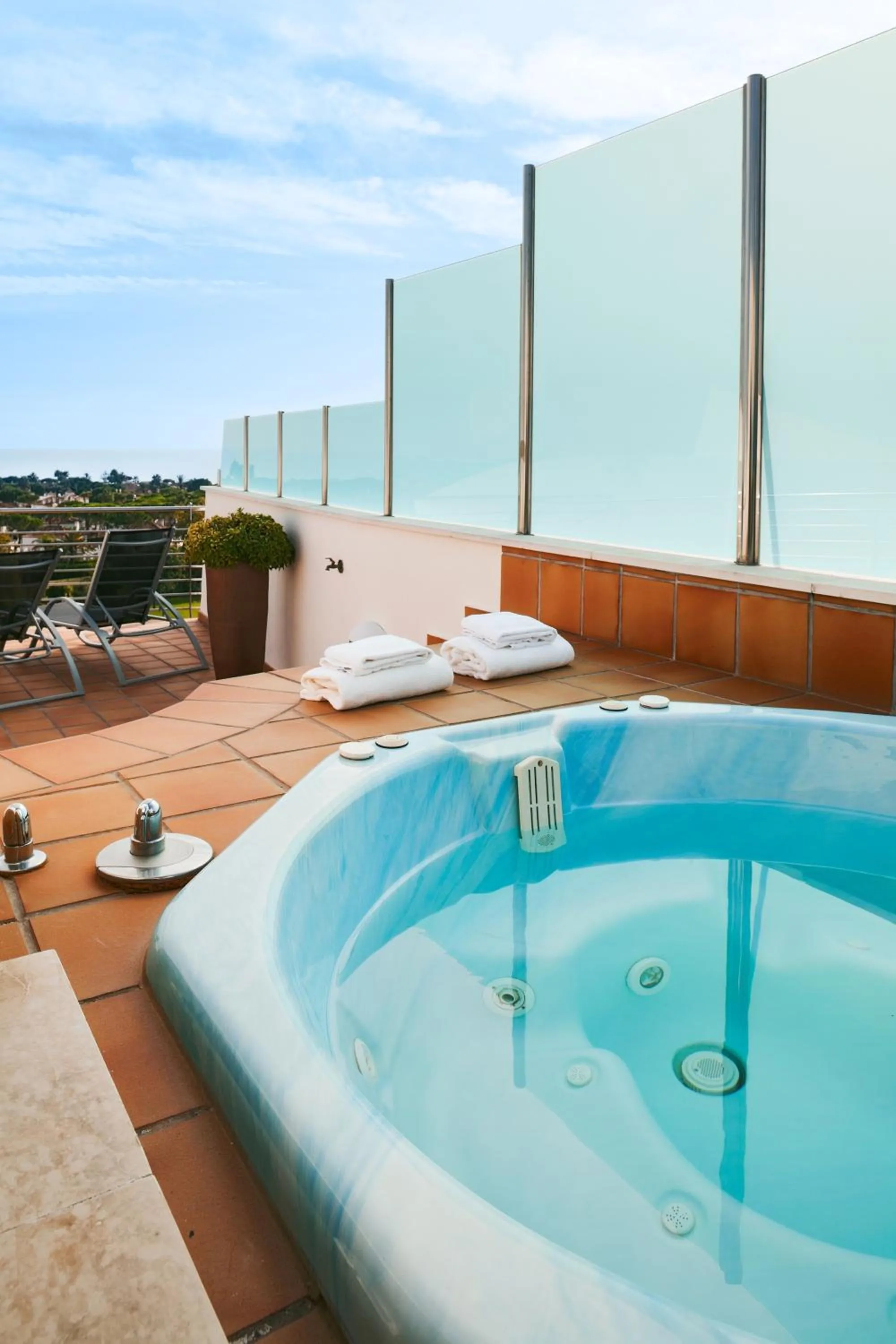 Hot Tub in Senator Banus