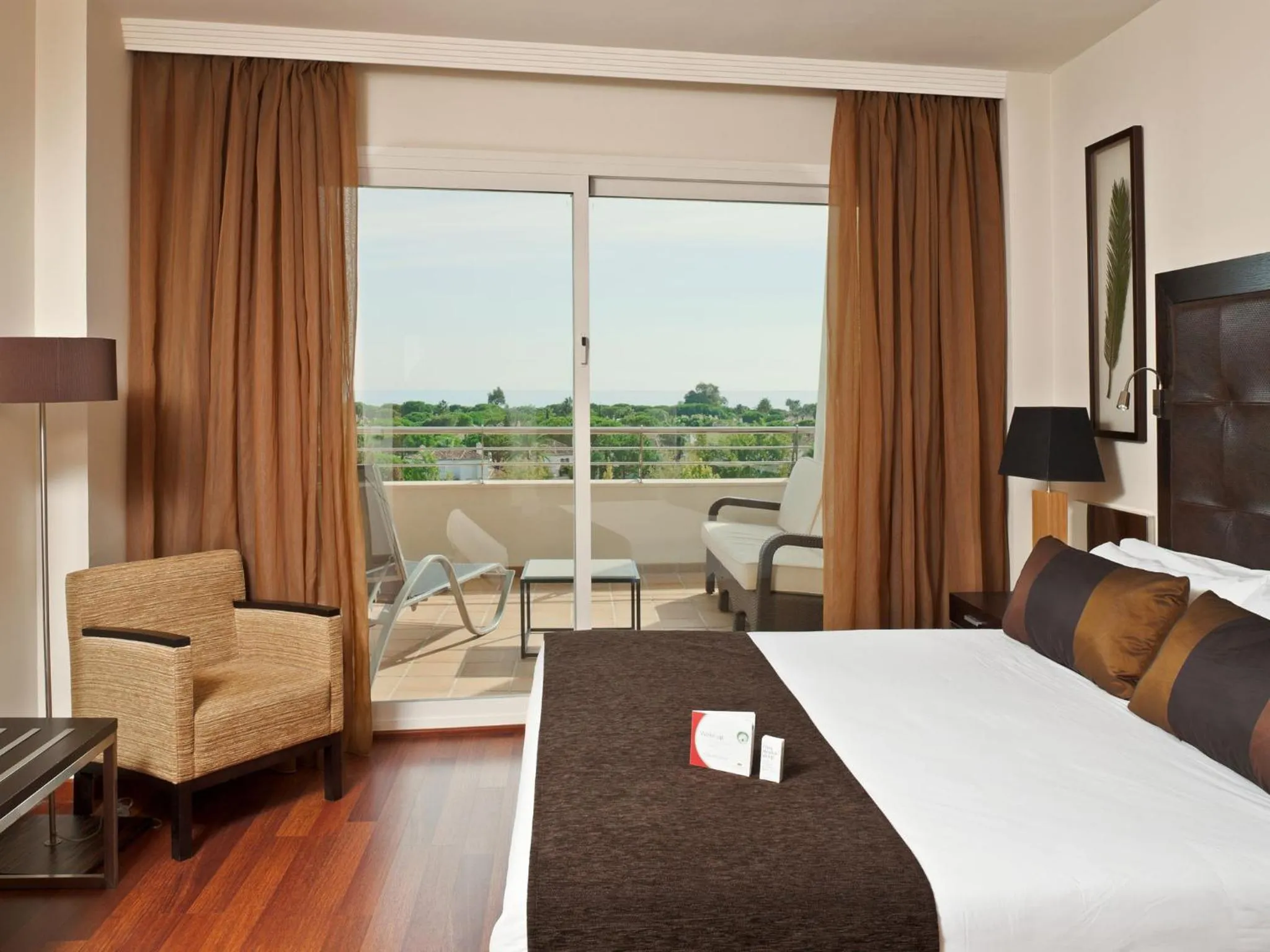 View (from property/room), Bed in Senator Banus