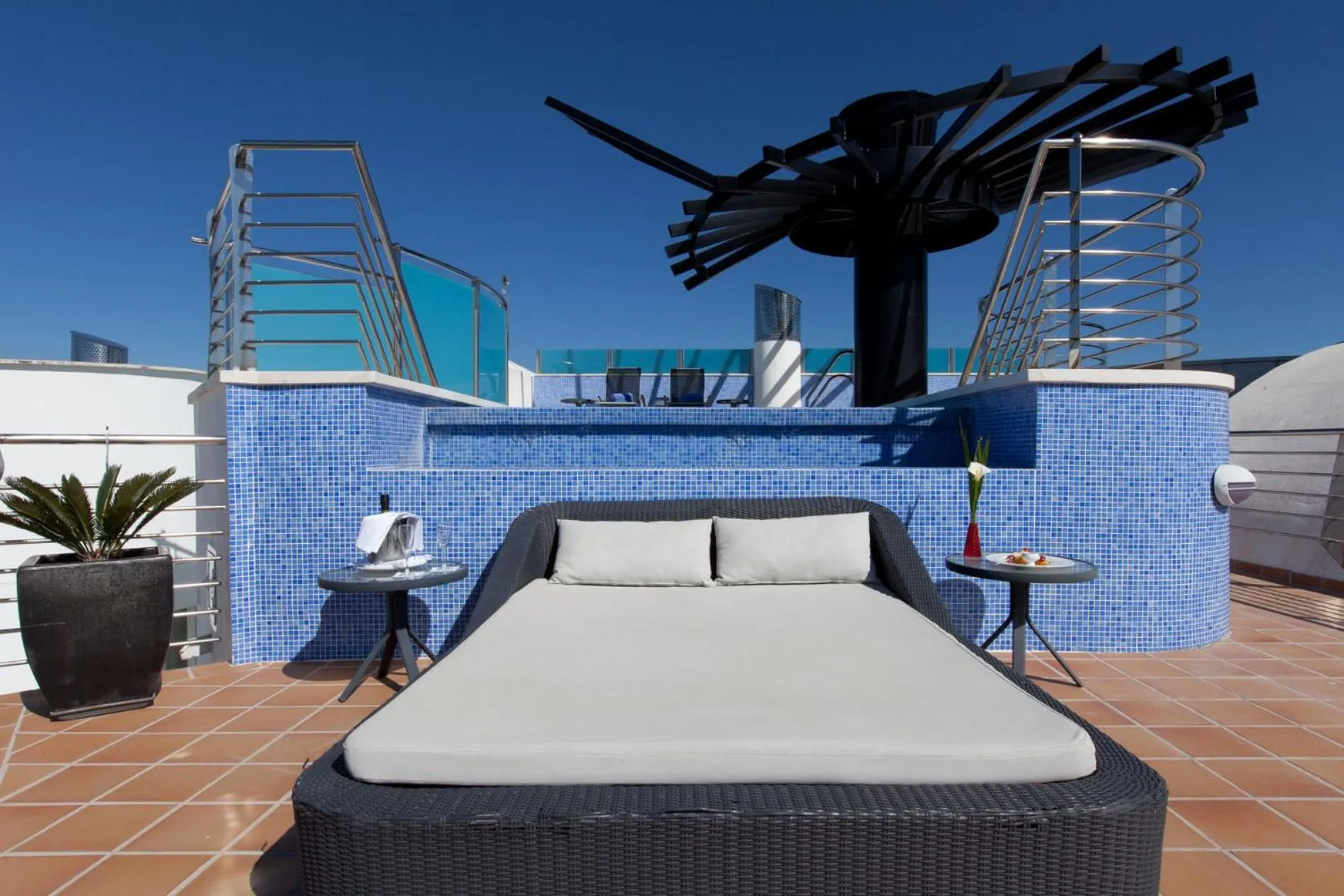Bed in Senator Banus