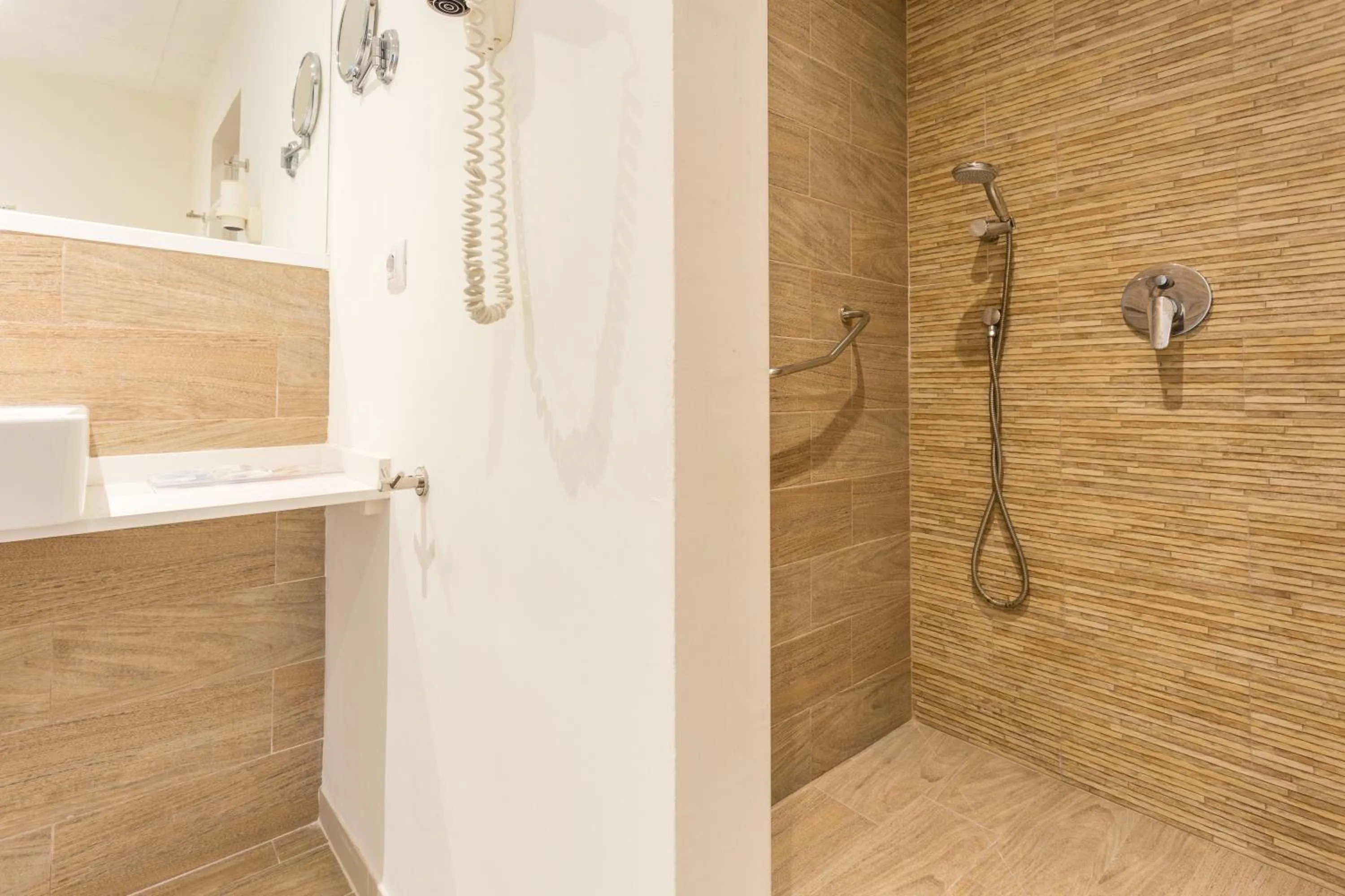 Bathroom in Caprice Janeiro Hotel & Spa