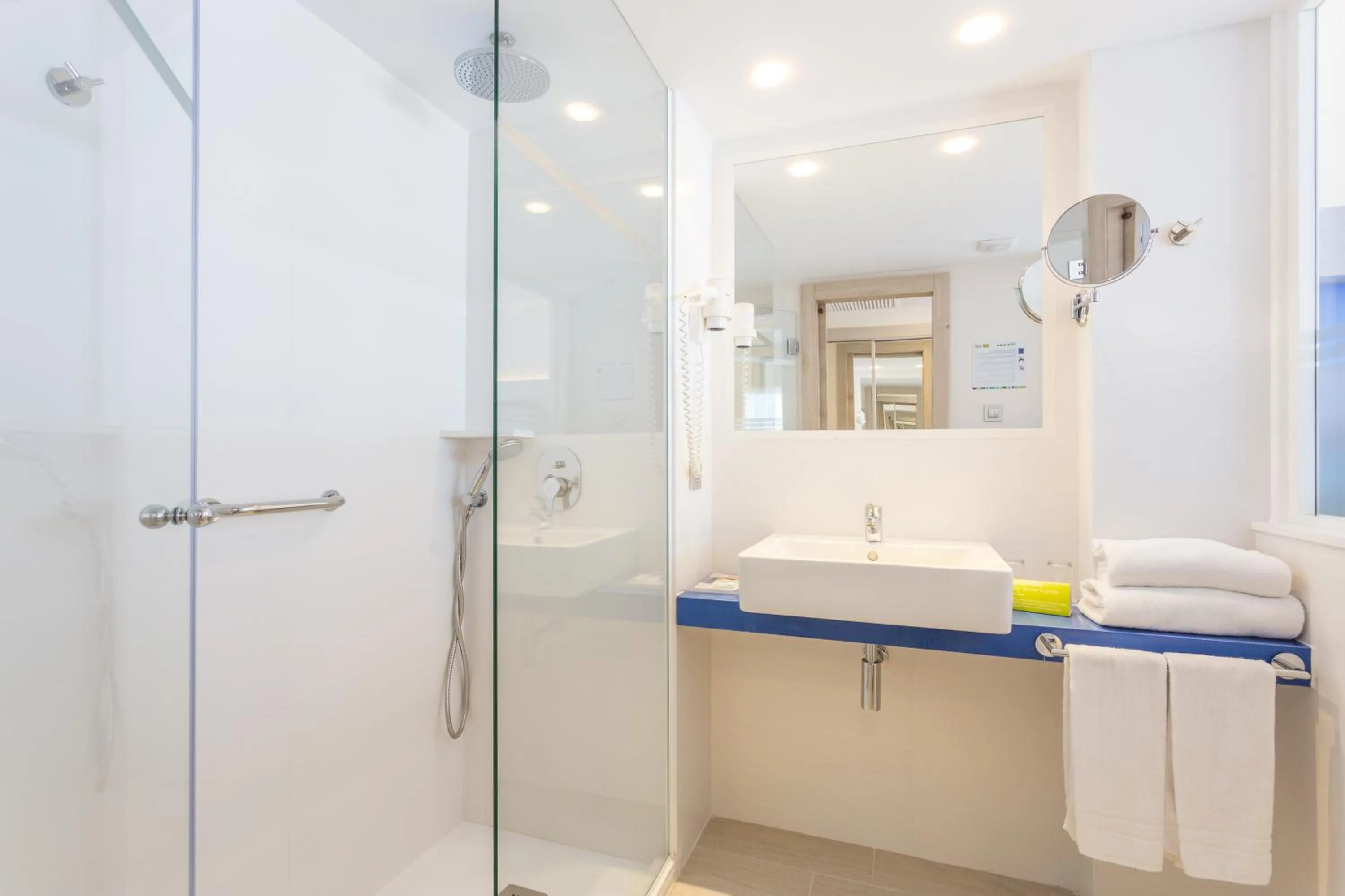 Bathroom in Caprice Janeiro Hotel & Spa