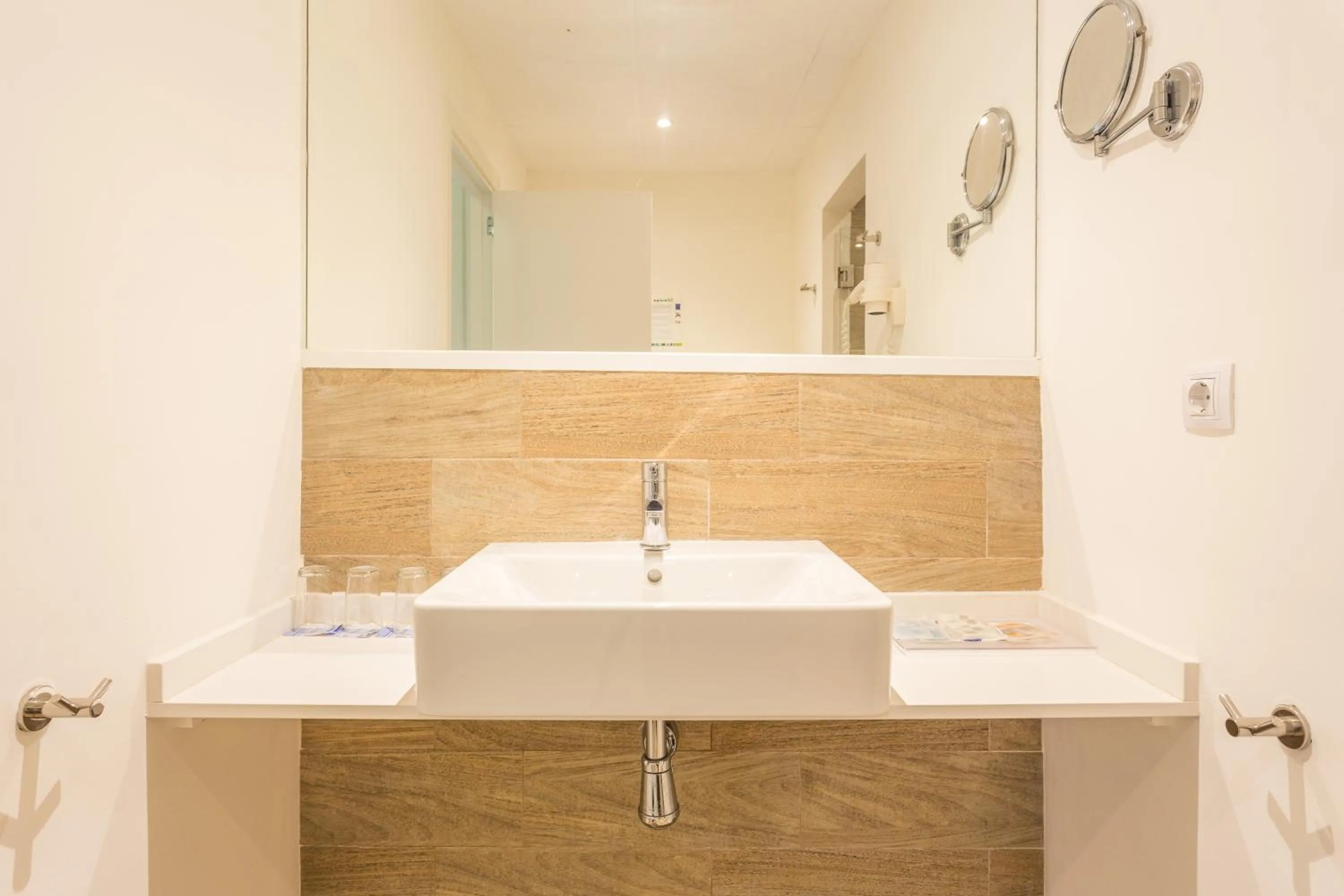 Bathroom in Caprice Janeiro Hotel & Spa