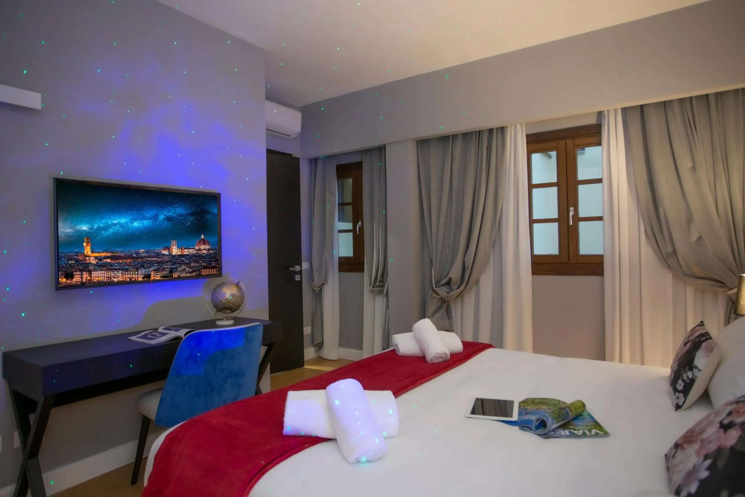 Photo of the whole room, Bed in Casual Rinascimento Firenze