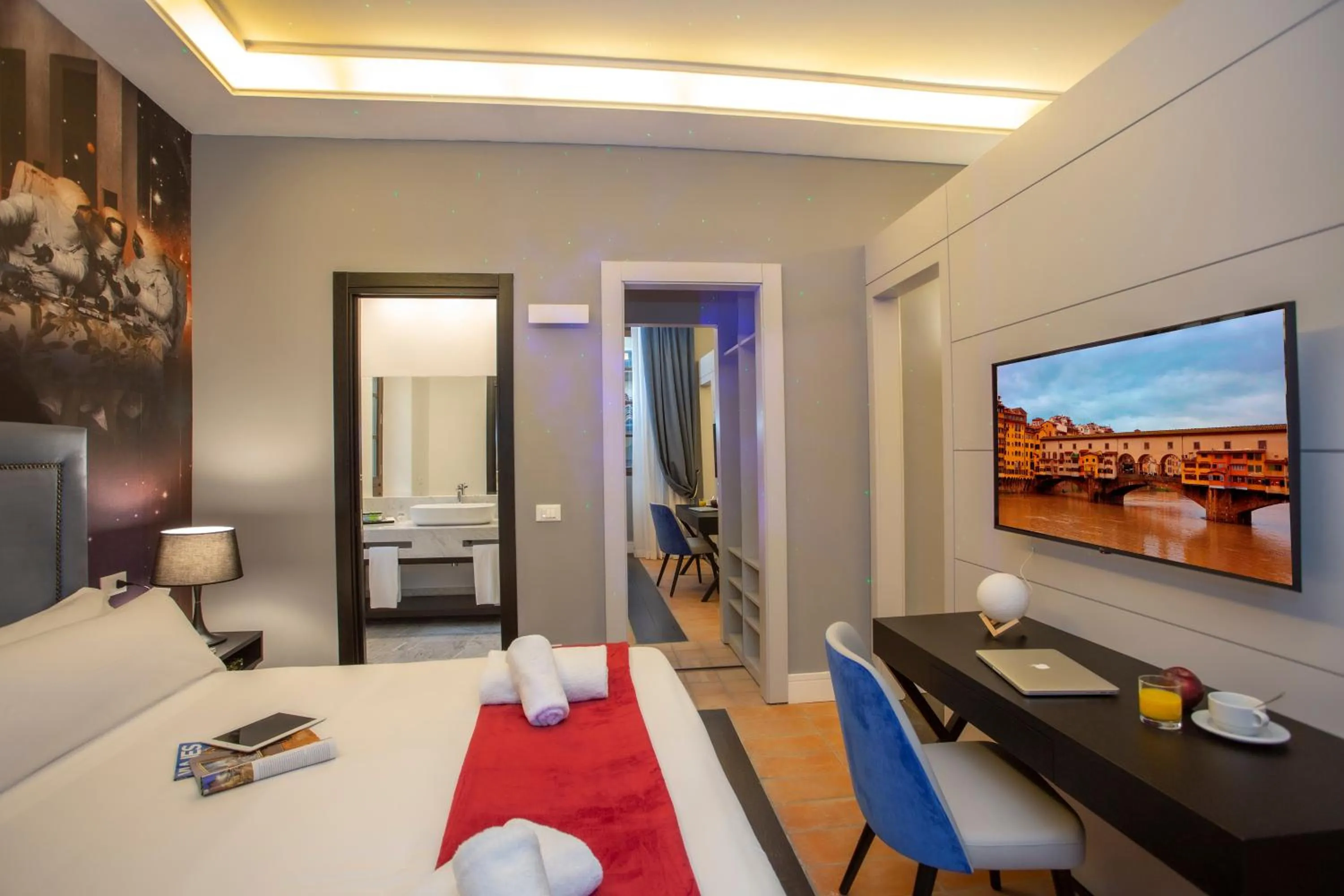 Photo of the whole room, Bed in Casual Rinascimento Firenze