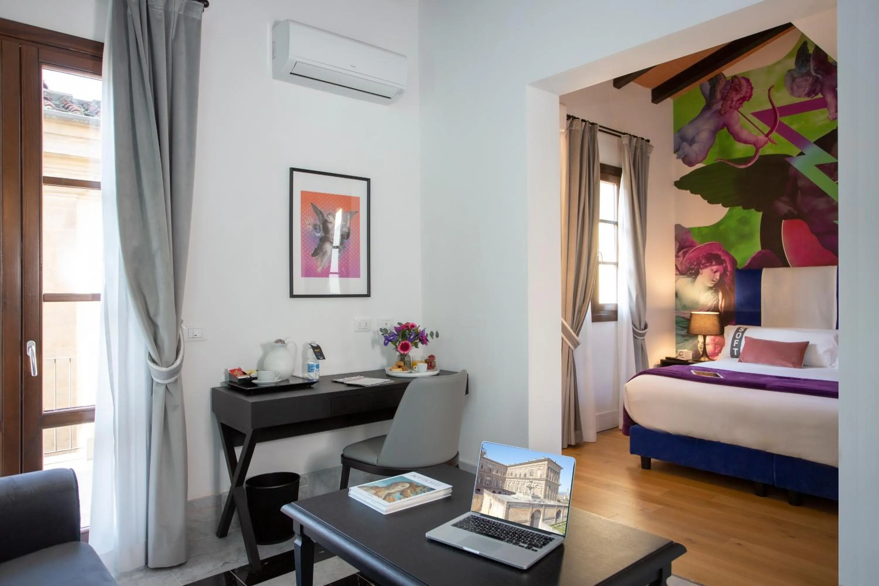 Photo of the whole room, Bed in Casual Rinascimento Firenze