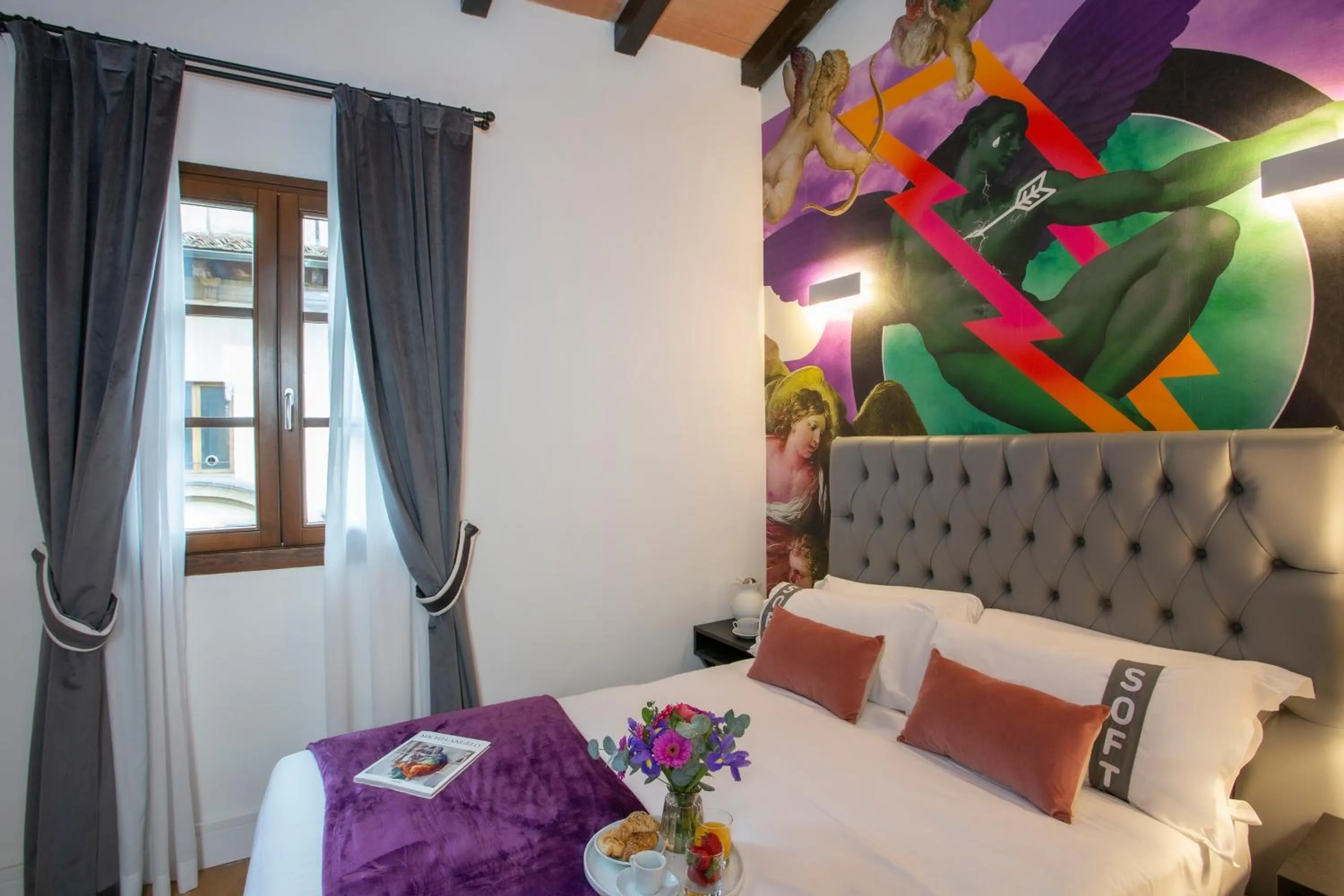 Photo of the whole room, Bed in Casual Rinascimento Firenze