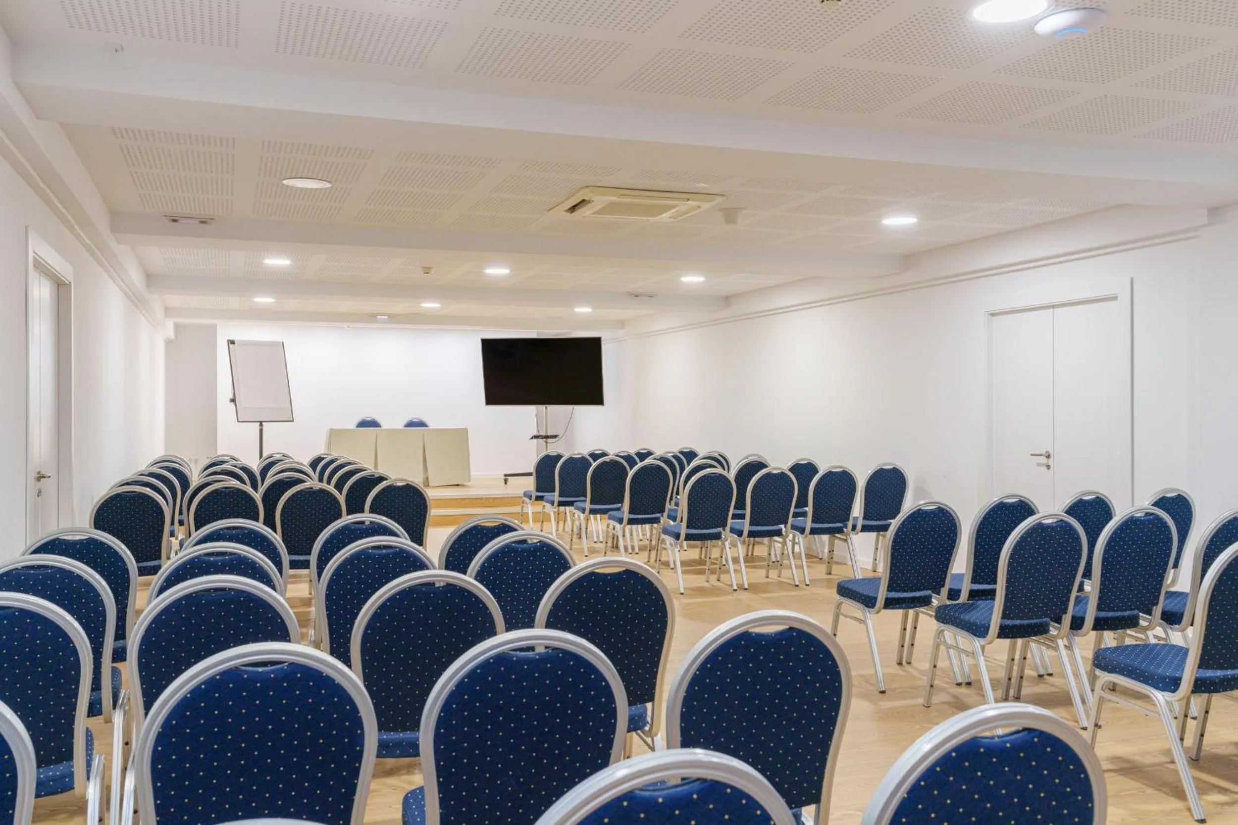 Meeting/conference room in Caprice Concord Hotel & Spa