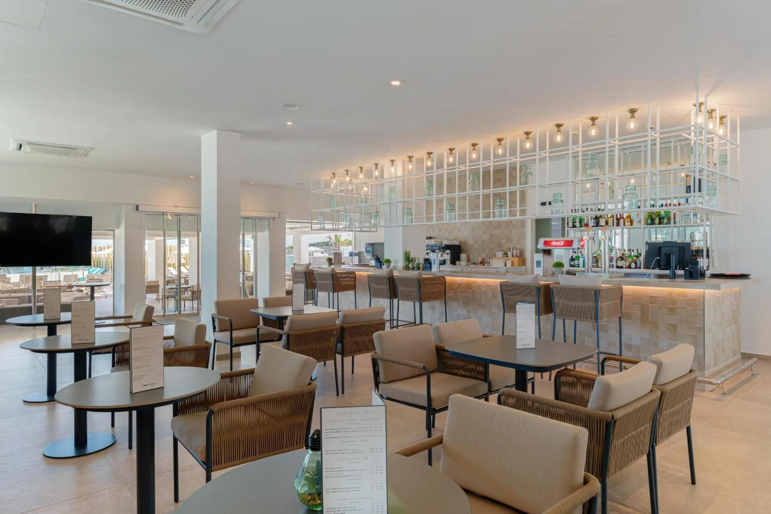 Lounge or bar in Caprice Concord Hotel & Spa