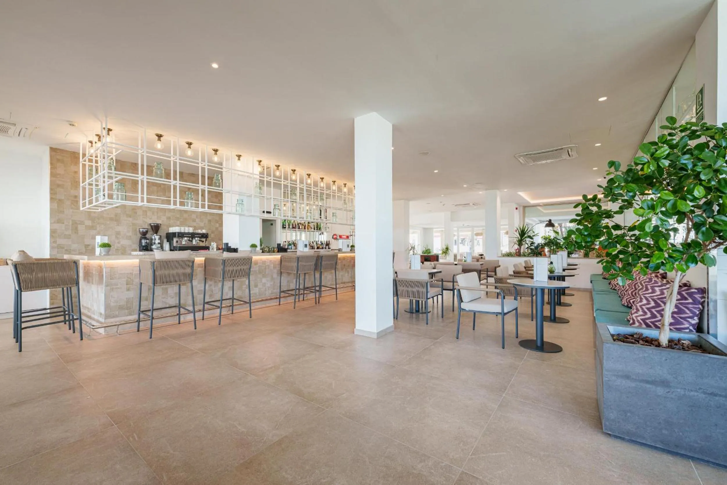 Lounge or bar in Caprice Concord Hotel & Spa