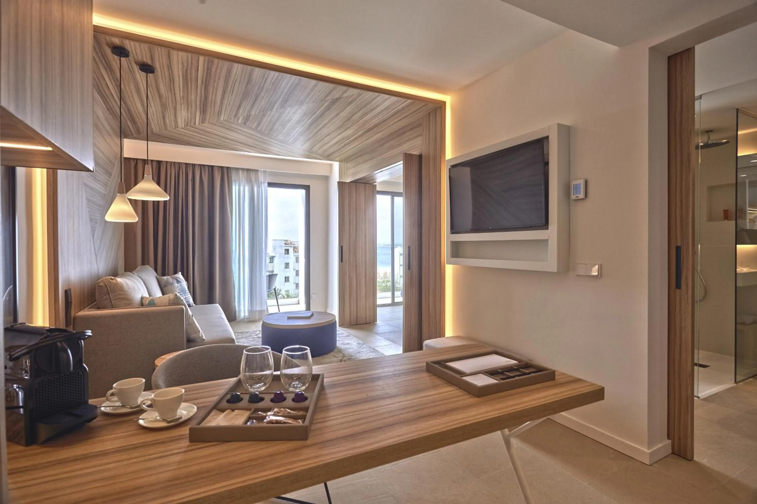 Communal lounge/ TV room in Bordoy Alcudia Port Suites - Adults Only