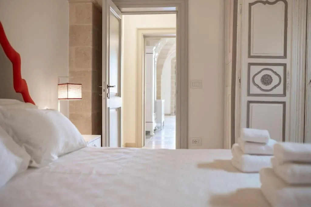 Bed in Villa Bellavista by Raro Villas