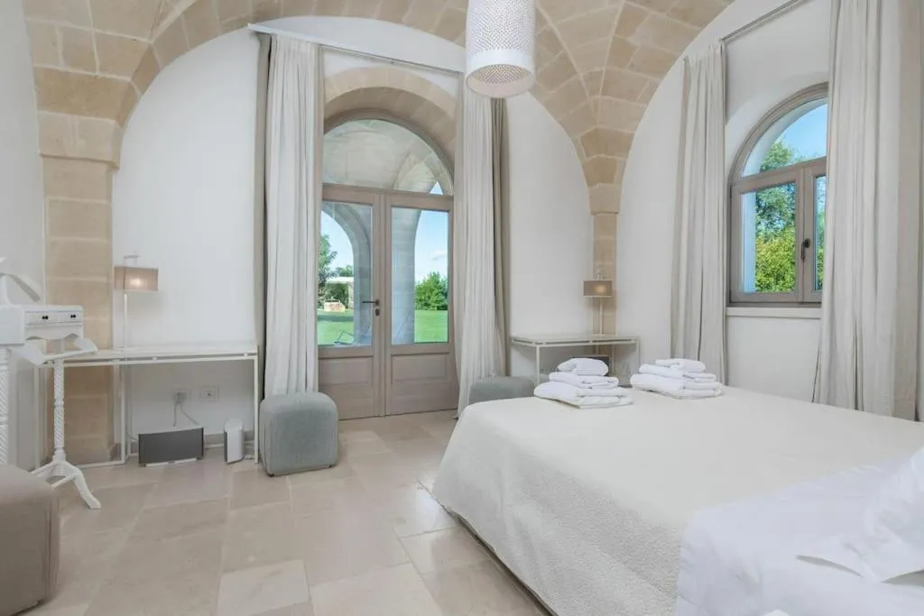 Bed in Villa Bellavista by Raro Villas
