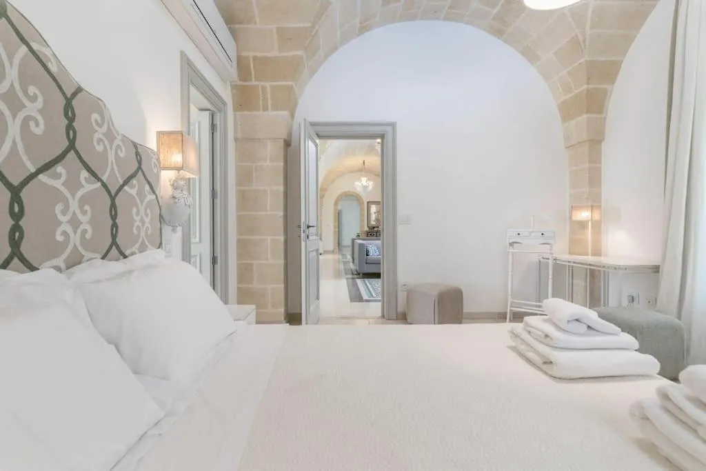 Bed in Villa Bellavista by Raro Villas
