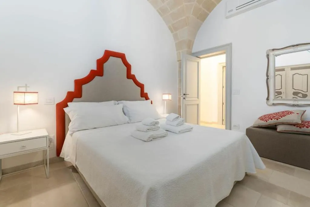 Bed in Villa Bellavista by Raro Villas