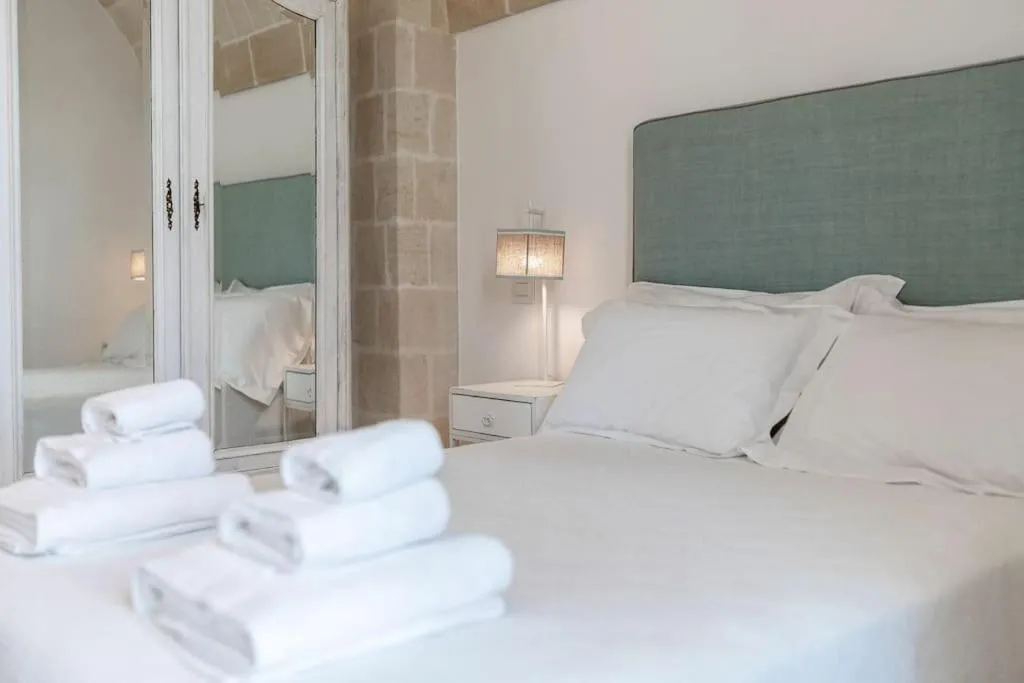 Bed in Villa Bellavista by Raro Villas